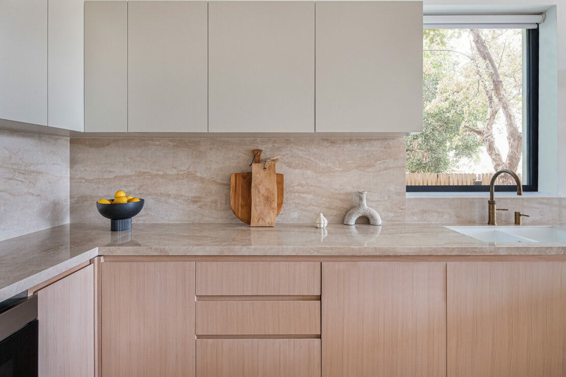 Dekton Arga Creates An Elegant Atmosphere In This Open Plan Kitchen