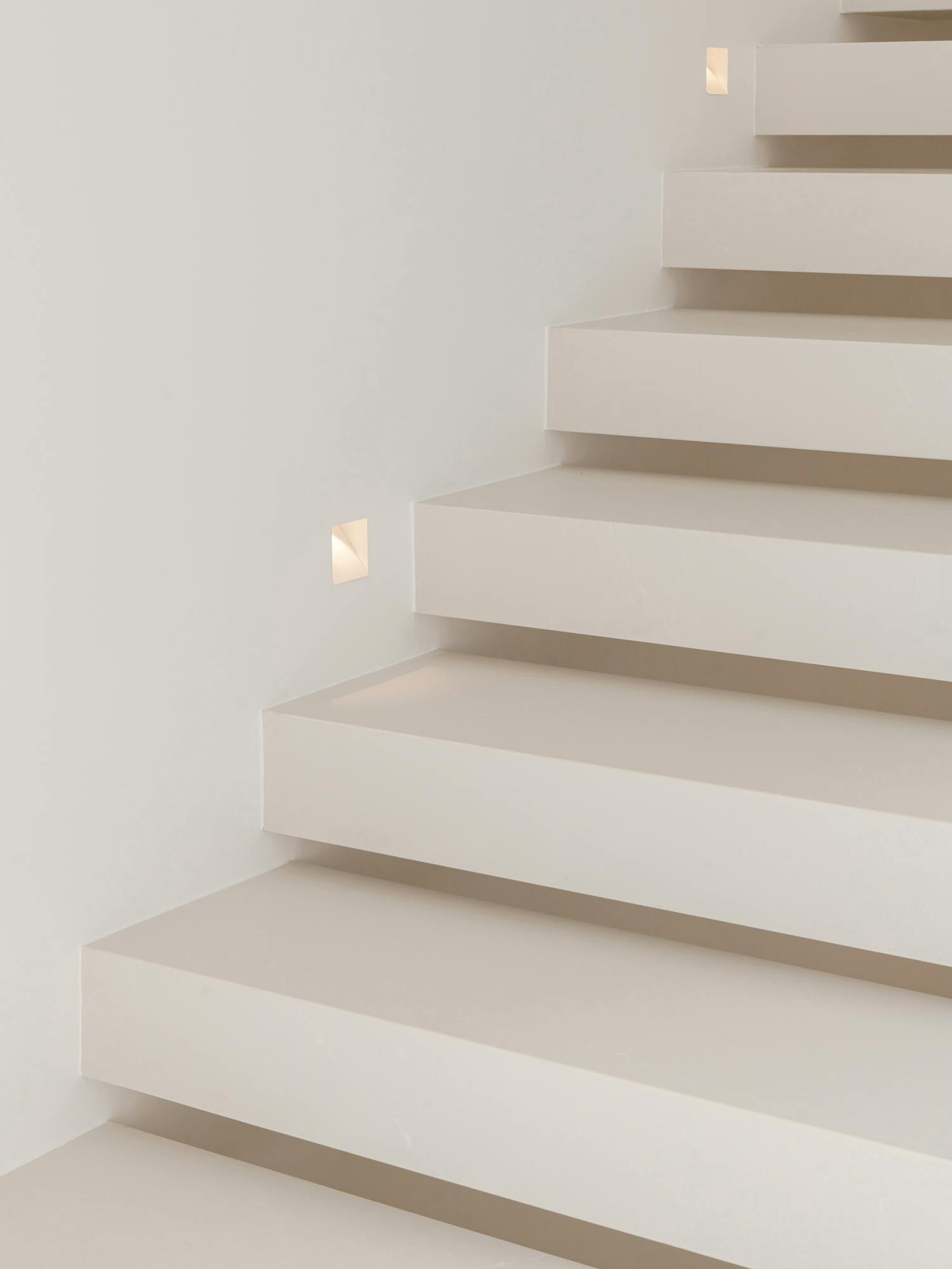 Image 35 of DYP DualSpaceStudio JadeHill Stairs 006.jpg?auto=format%2Ccompress&ixlib=php 3.3 in A floating staircase teams up with Silestone to achieve its elegant design - Cosentino