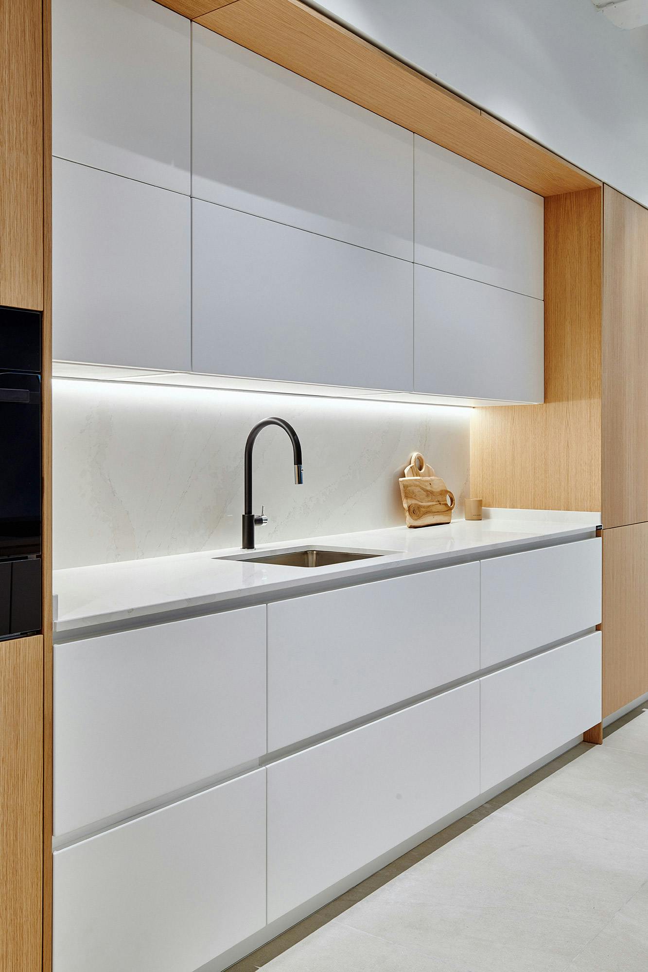 Image 57 of aedas homes cocina calacatta gold 7.jpg?auto=format%2Ccompress&ixlib=php 3.3 in Cosentino, the star of the new functional, modern and sustainable house in the AEDAS Homes showroom in Madrid - Cosentino