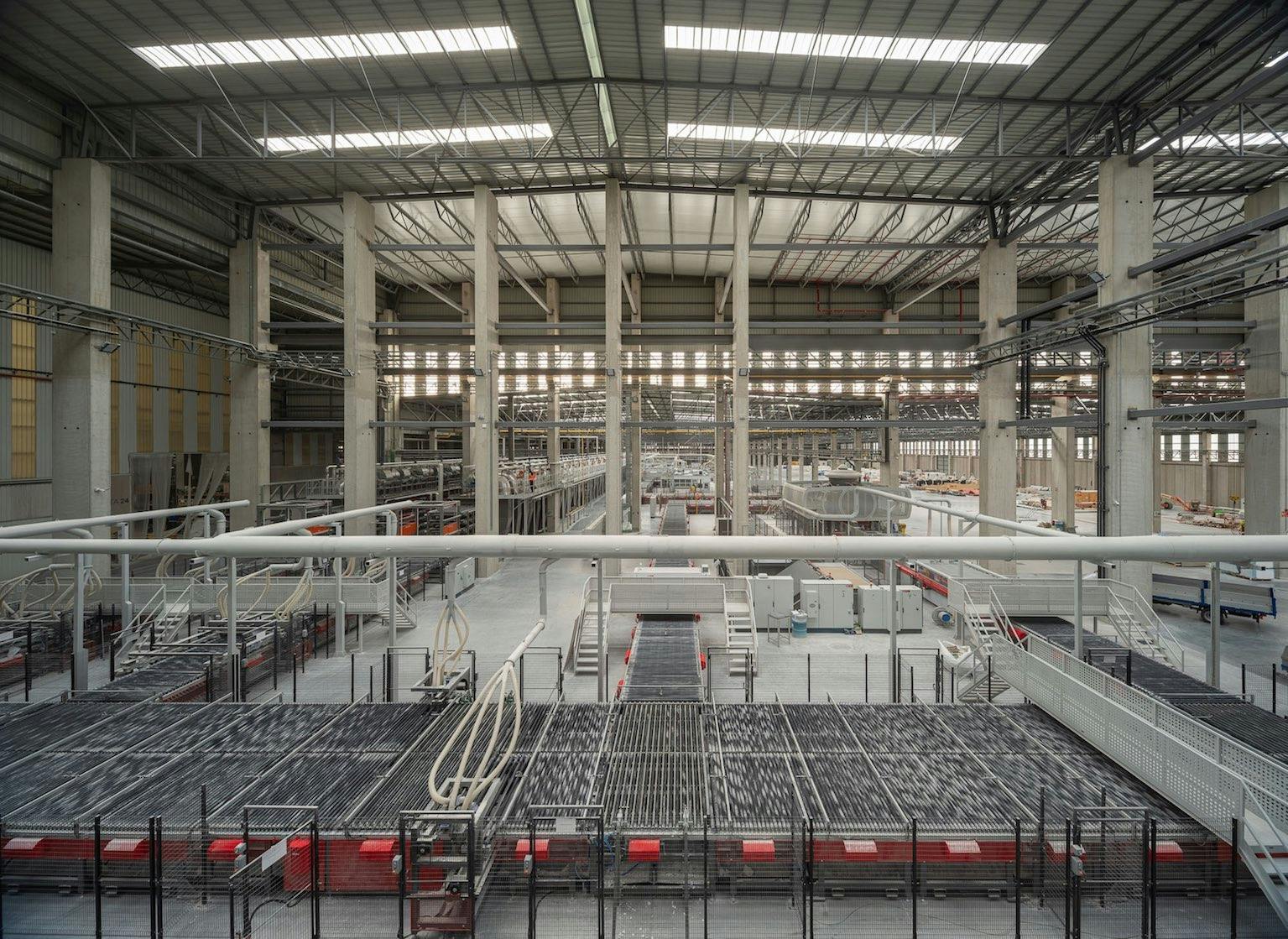 Image 34 of fabrica linea3 Dekton Cosentino low.jpg?auto=format%2Ccompress&fit=crop&ixlib=php 3.3 in Cosentino maintains its double-digit growth rate and invests €197 million in 2022 - Cosentino