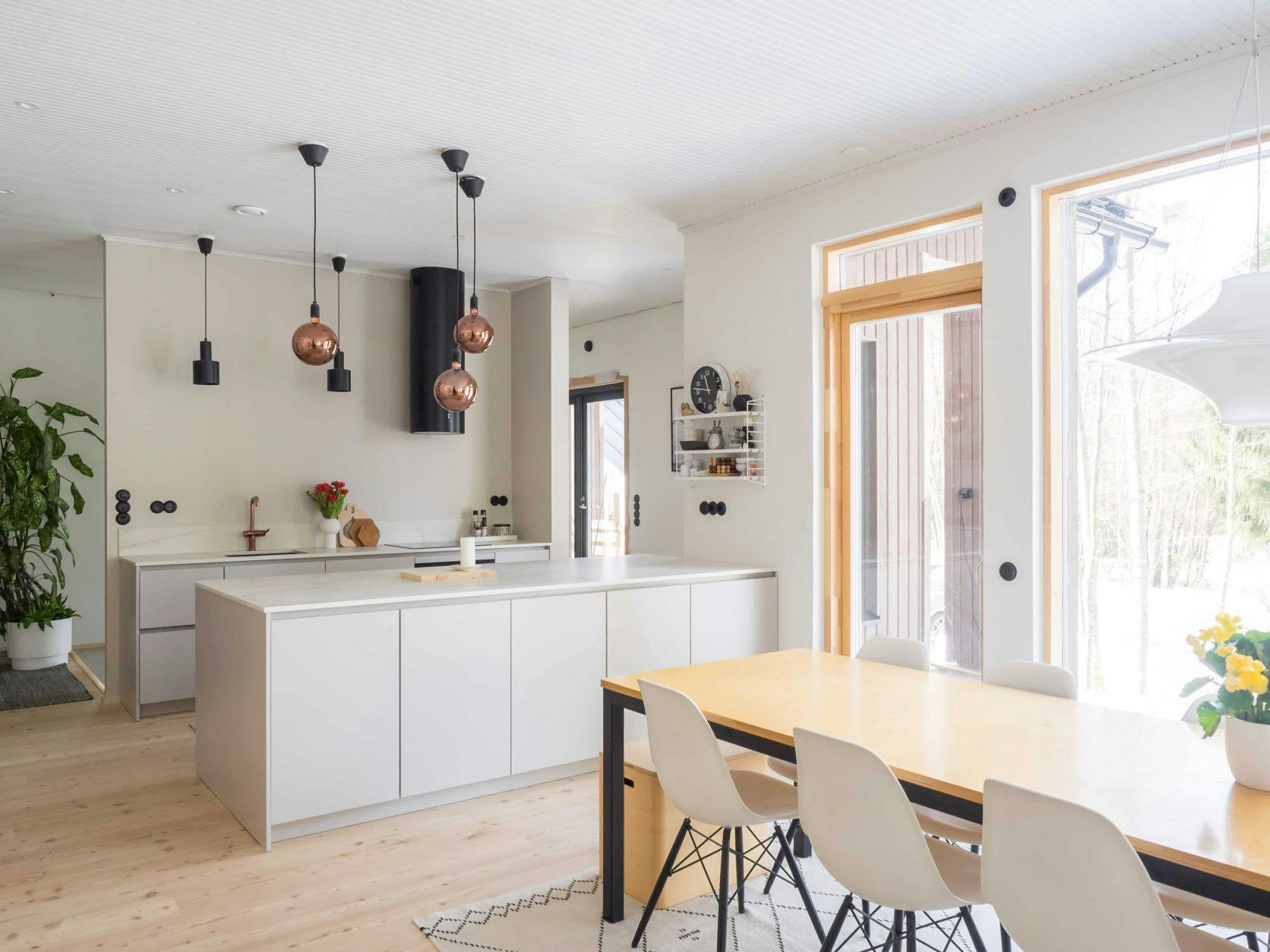 Bildnummer 50 des aktuellen Abschnitts von Ein Hauch von Farbe und eine Silestone-Arbeitsplatte für die Renovierung einer schönen und modernen Küche. von Cosentino Österreich