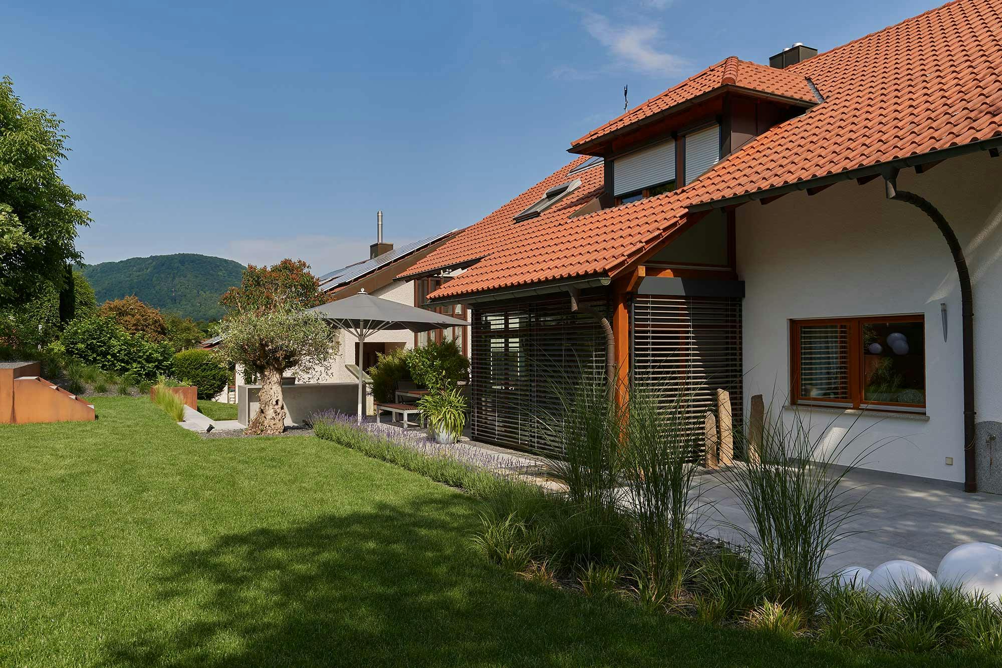 Bildnummer 39 des aktuellen Abschnitts von Dekton ist die perfekte Lösung für einen Garten, der extremen Temperaturschwankungen ausgesetzt ist von Cosentino Österreich