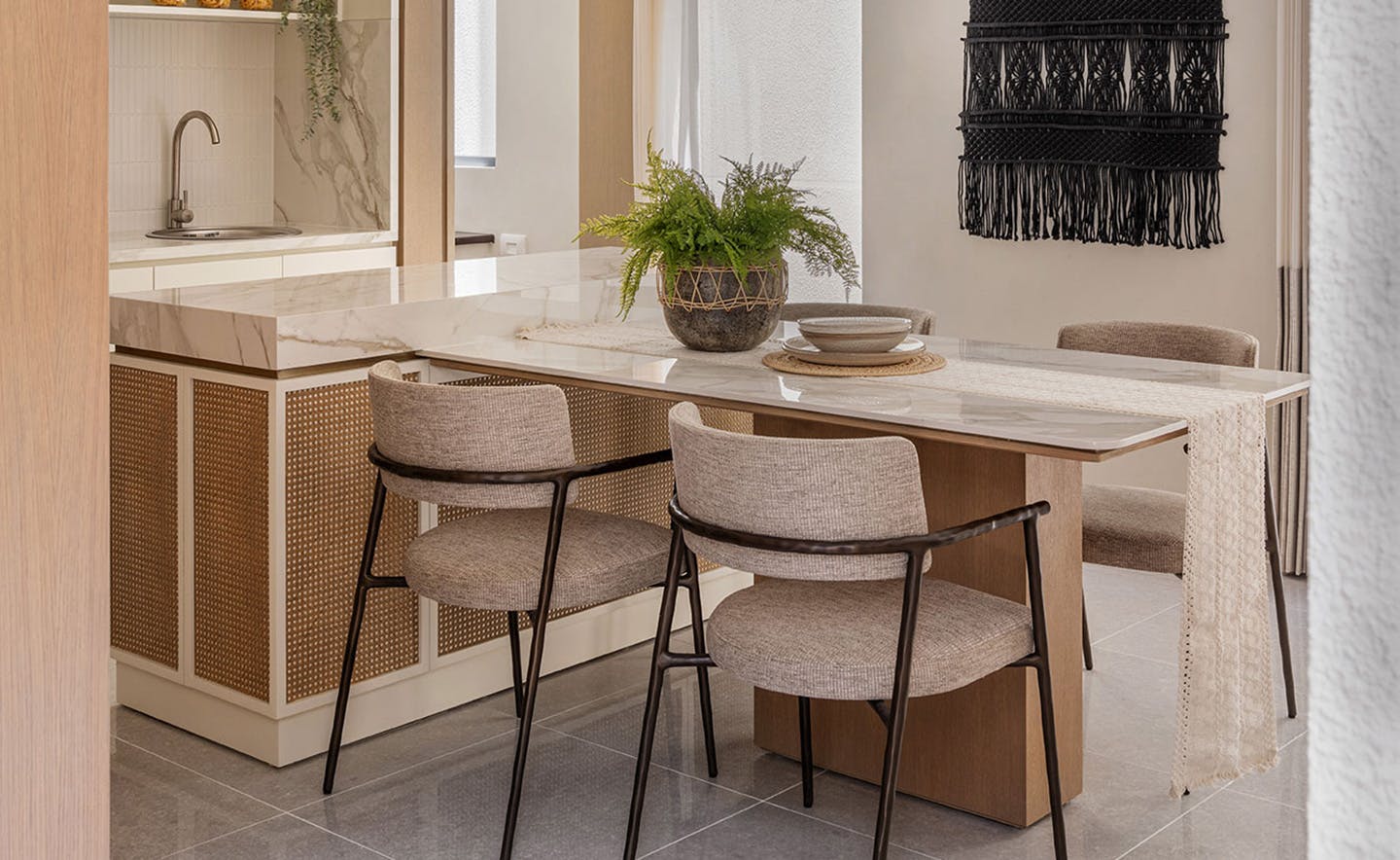 Bildnummer 45 des aktuellen Abschnitts von Dekton Sirius adds a welcoming touch to the kitchens of a residential development in Dubai von Cosentino Österreich
