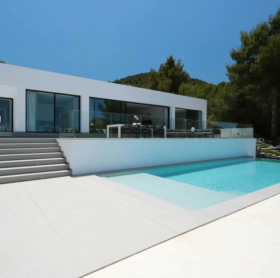 Die atemberaubende Villa Omnia – ein Projekt unter Verwendung von DKTN® und Silestone® auf Ibiza