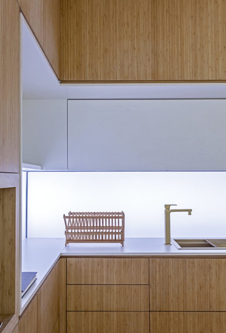 Bildnummer 37 des aktuellen Abschnitts von Ideen für kleine Küchen kombiniert mit dem Wohnzimmer von Cosentino Deutschland