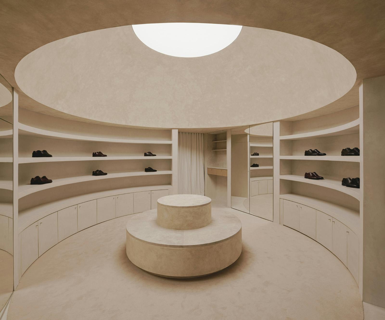 Bildnummer 31 des aktuellen Abschnitts von Diplomatic MG Store von Cosentino Deutschland