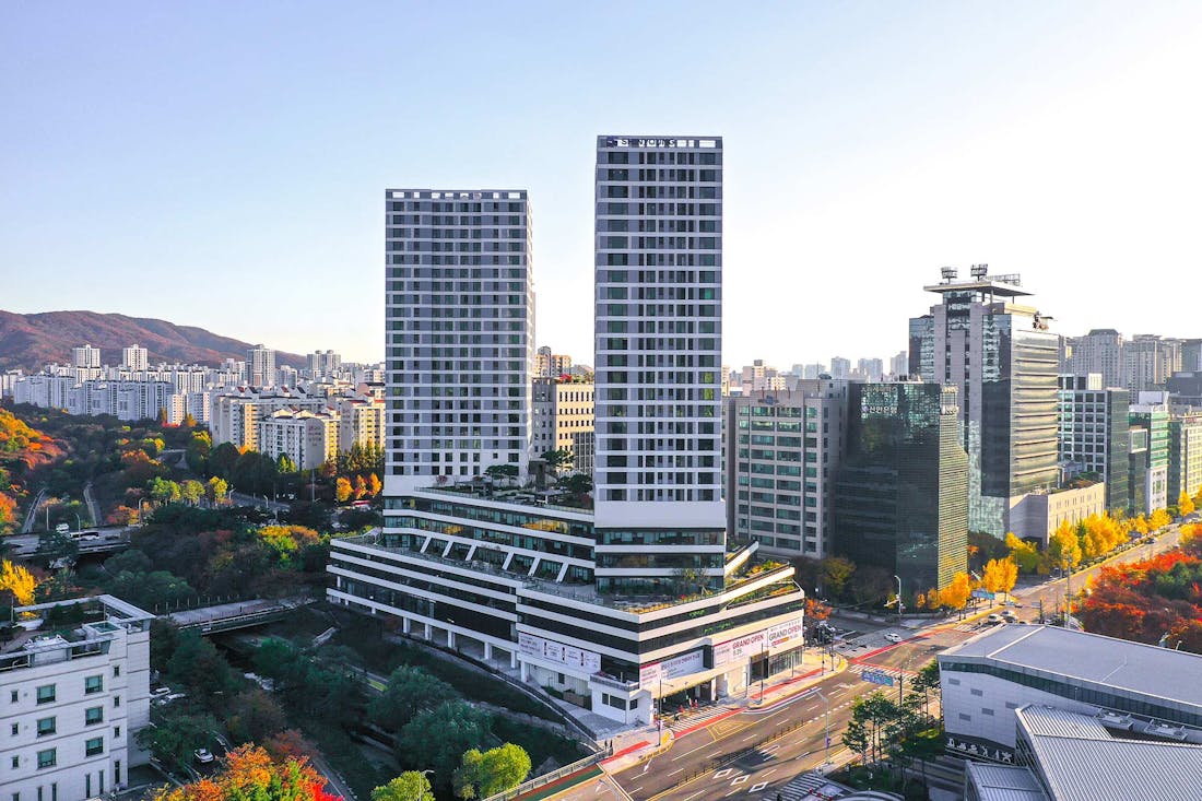 Korea: Ode to contemporary architecture amidst Sakura blossoms thanks to Dekton