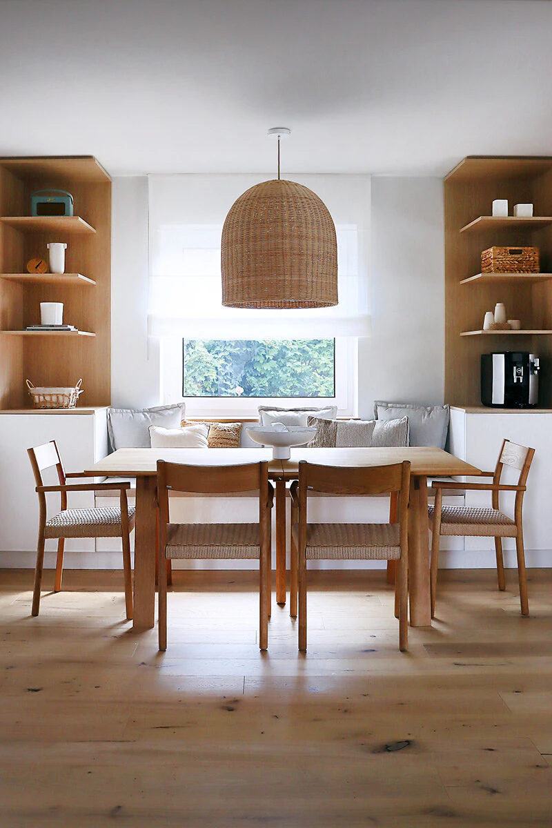 Esstisch-mit-Fensterbank-1 Esstisch-mit-Fensterbank-1