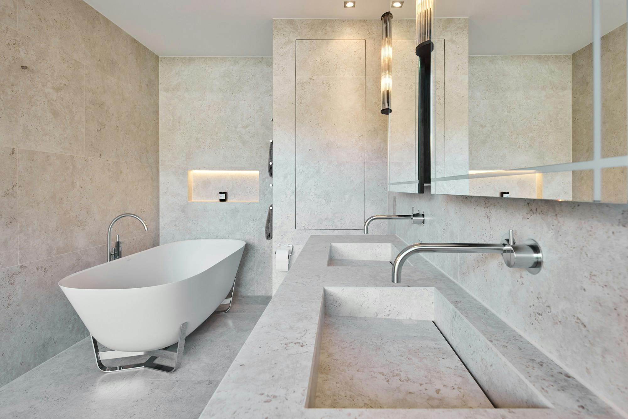 Laura Wontorra (3) Image 35 of Laura Wontorra 3.jpg?auto=format%2Ccompress&ixlib=php 3.3 in Das helle und natürliche Zuhause der deutschen Fernsehmoderatorin Laura Wontorra - Cosentino