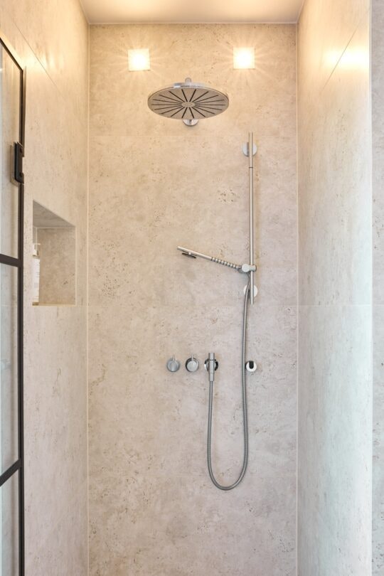 Laura Wontorra (5) Laura Wontorra (5)