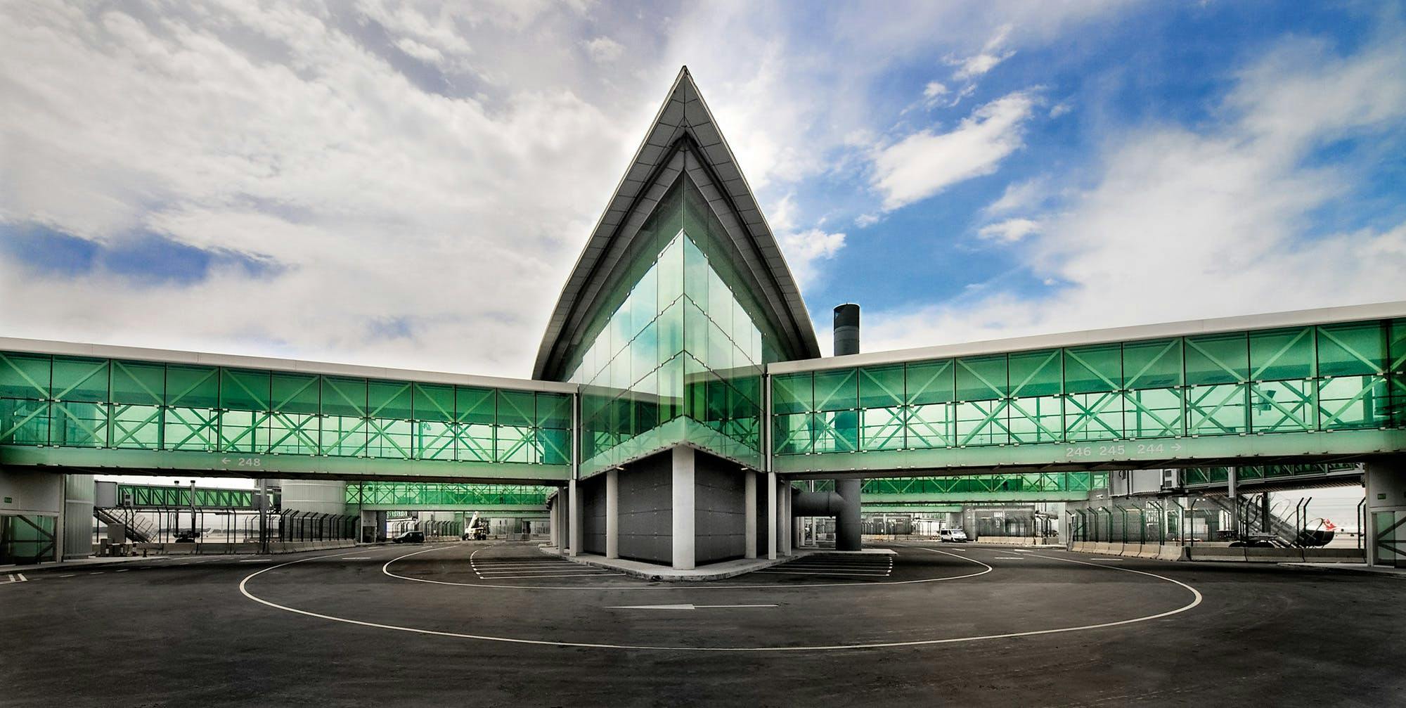 Image number 32 of the current section of Barcelona Airport in Cosentino Australia