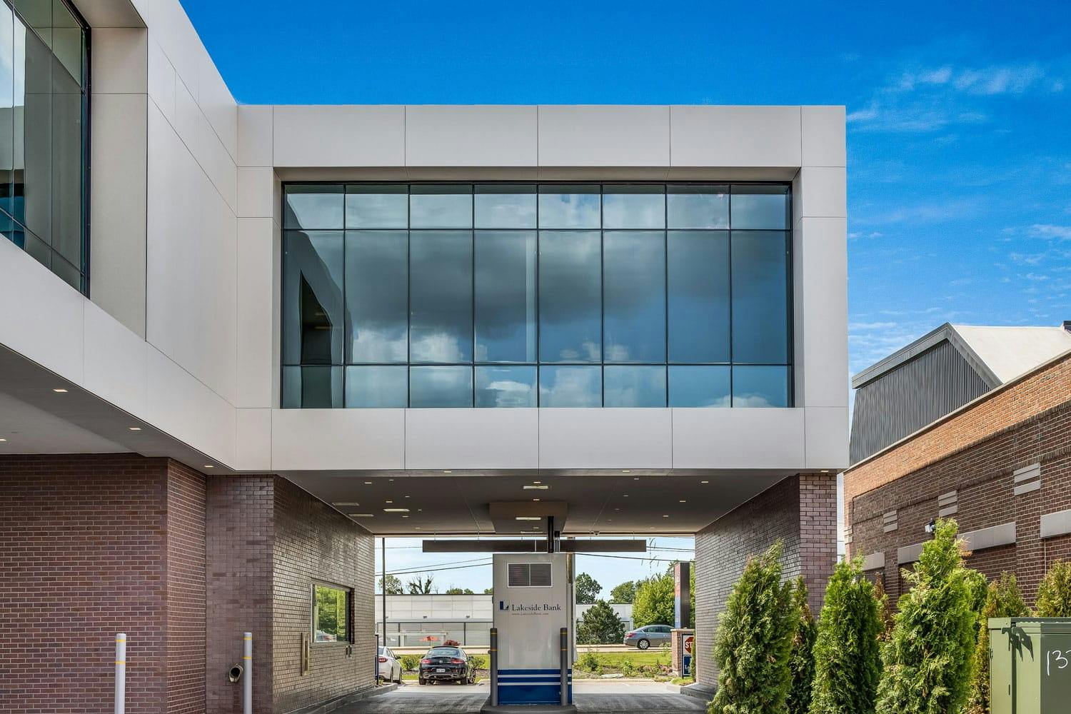 Image number 43 of the current section of Lakeside Bank in Cosentino Australia