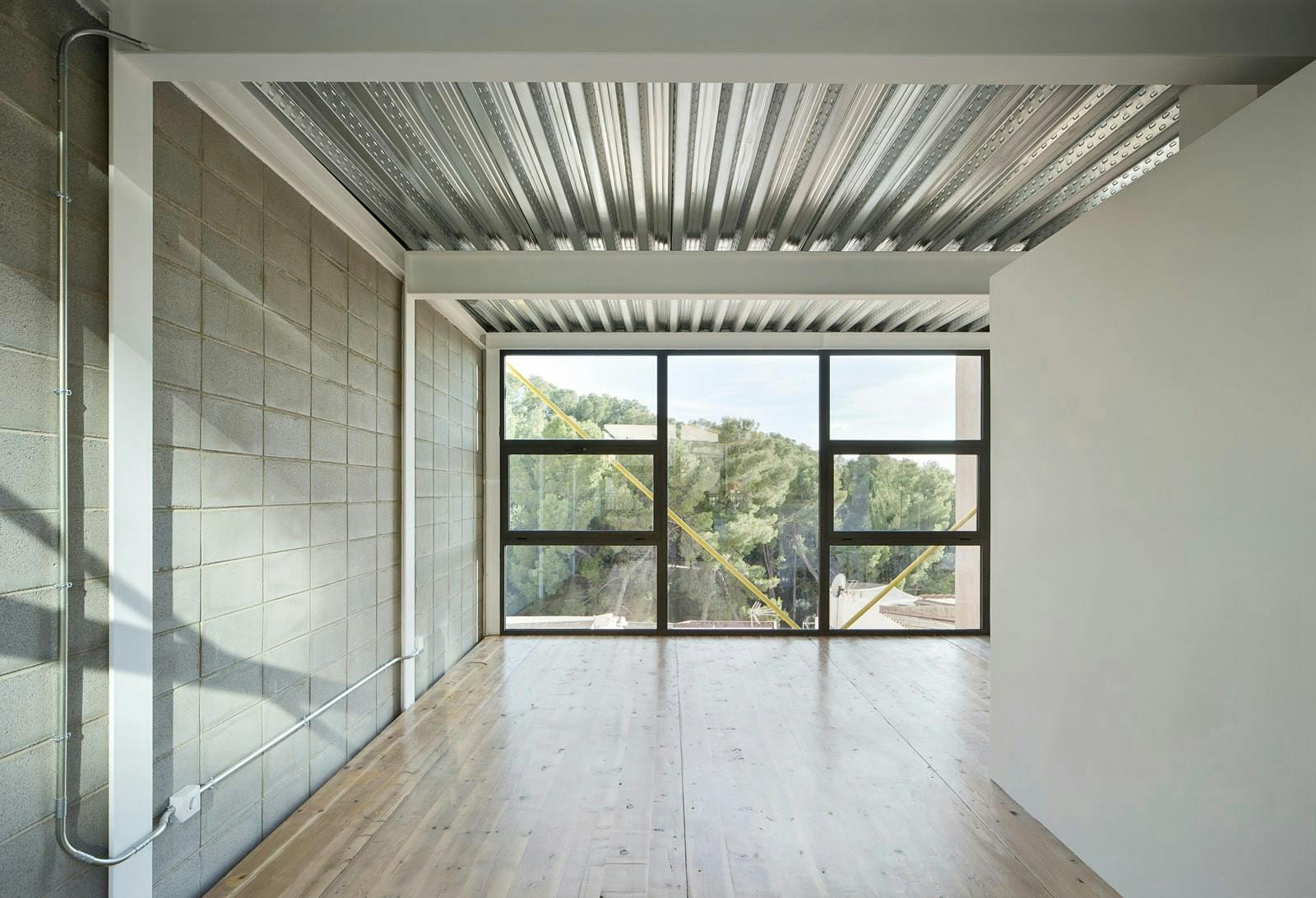 Image number 41 of the current section of Collumpio House in Cosentino Australia