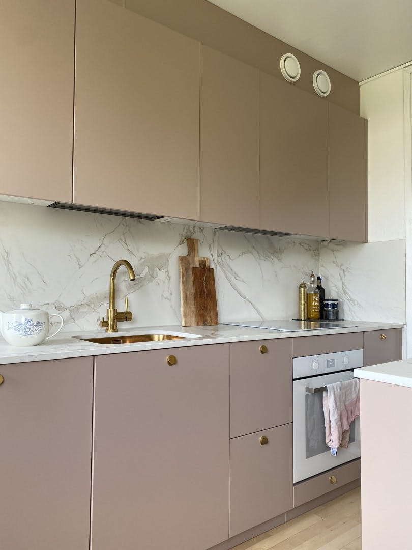 Image number 34 of the current section of An ultra-resistant delicate kitchen in Cosentino Australia