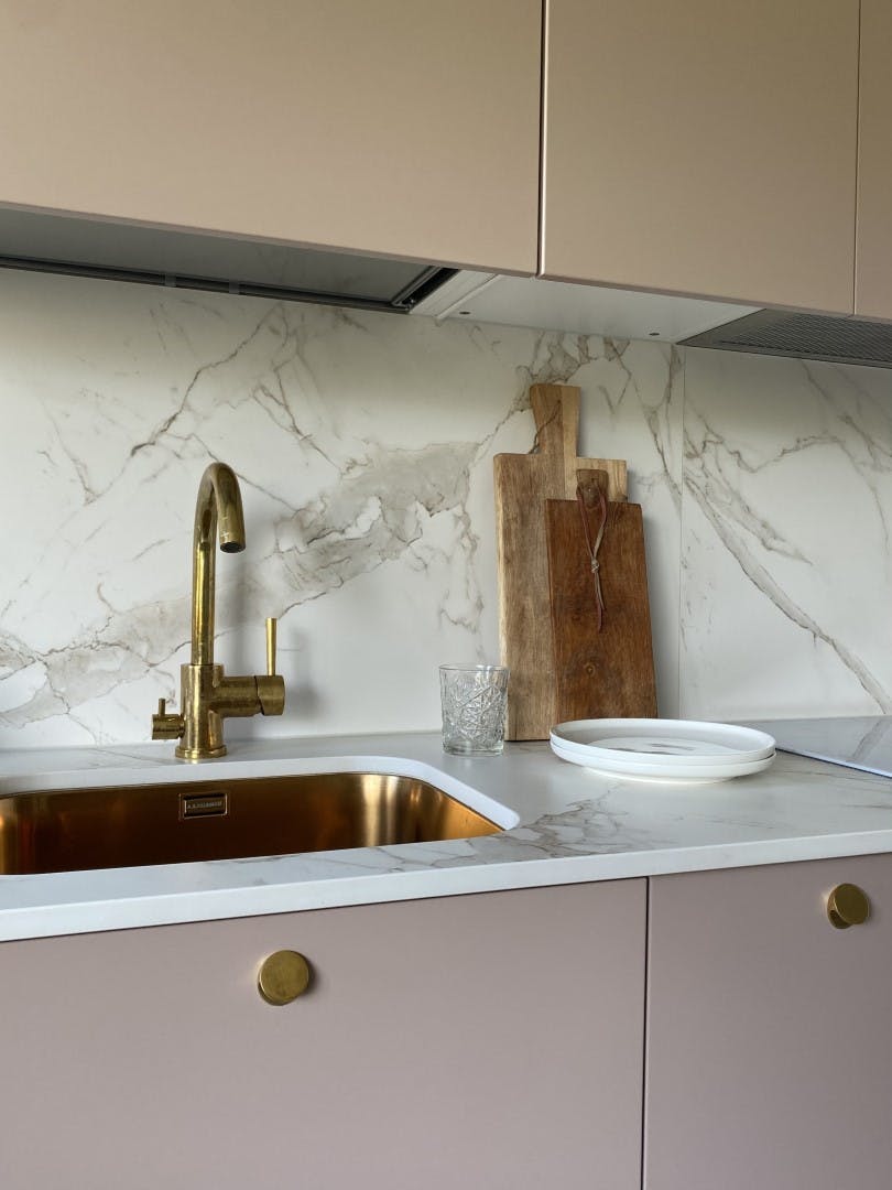 Image number 33 of the current section of An ultra-resistant delicate kitchen in Cosentino Australia