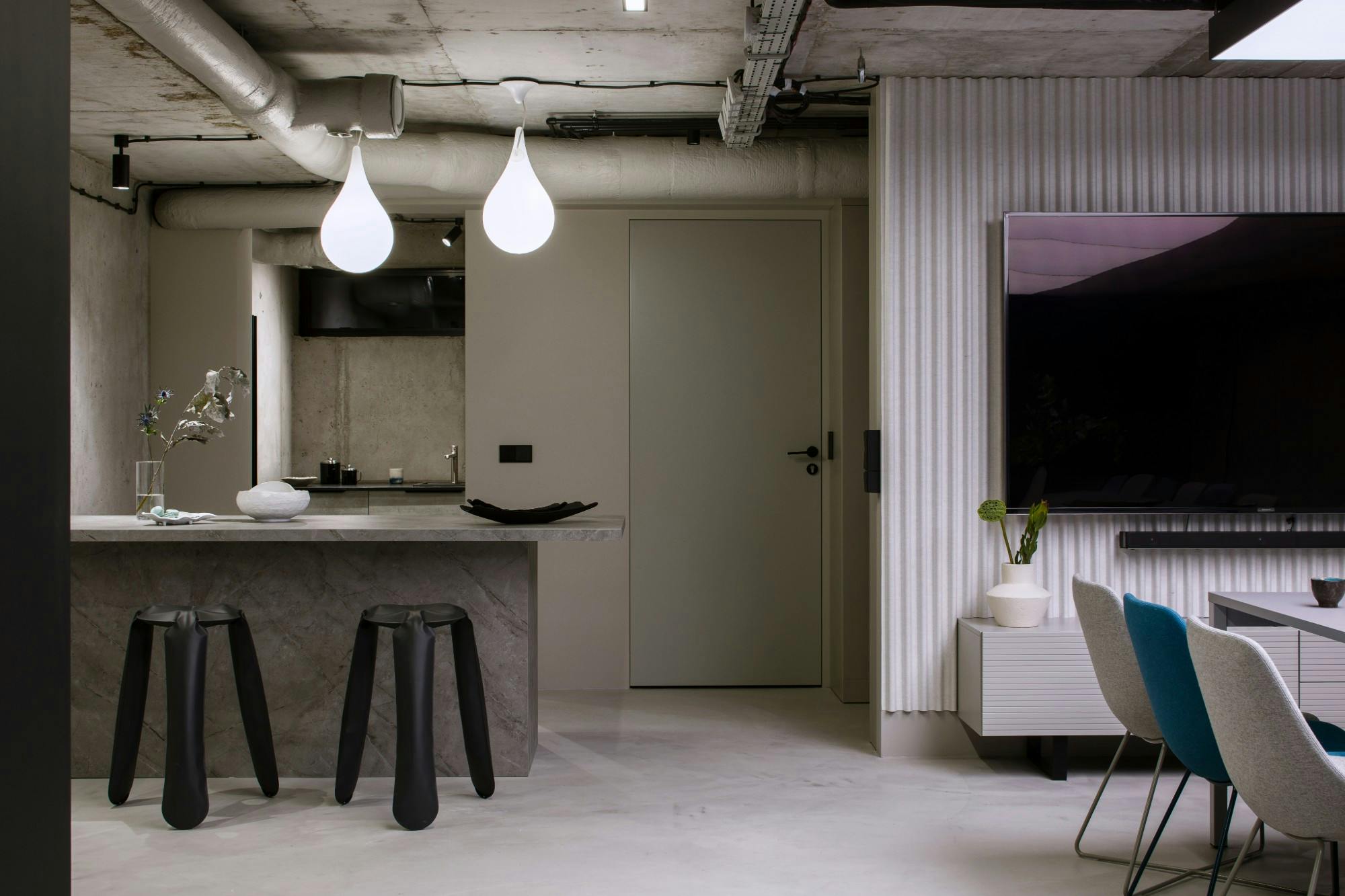 Image number 37 of the current section of A showroom-office with soul in Cosentino Australia