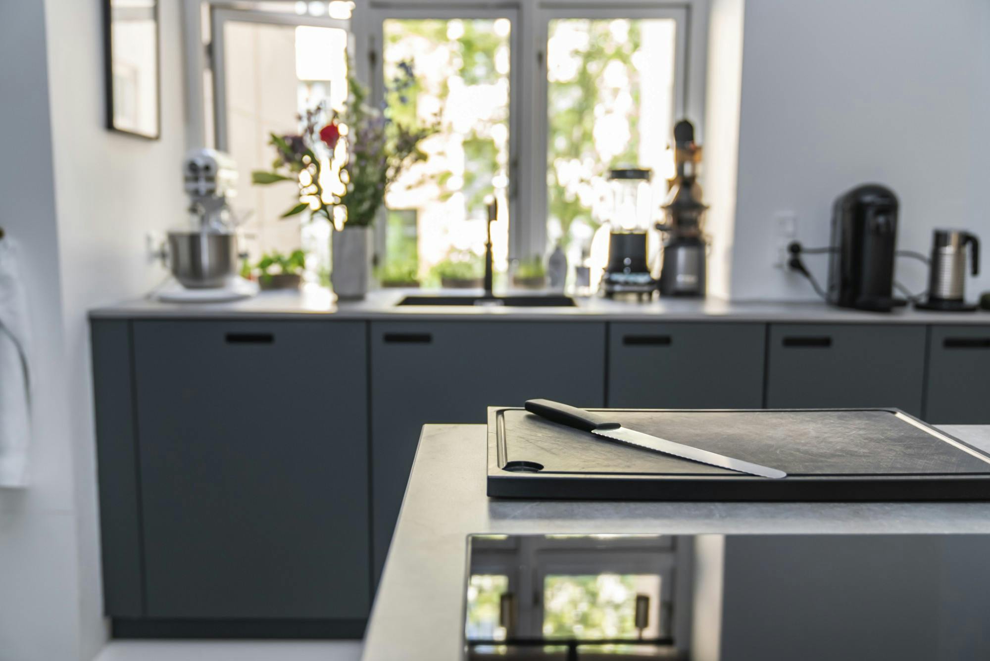 Image number 32 of the current section of Professional features for a domestic kitchen worktop in Cosentino Australia