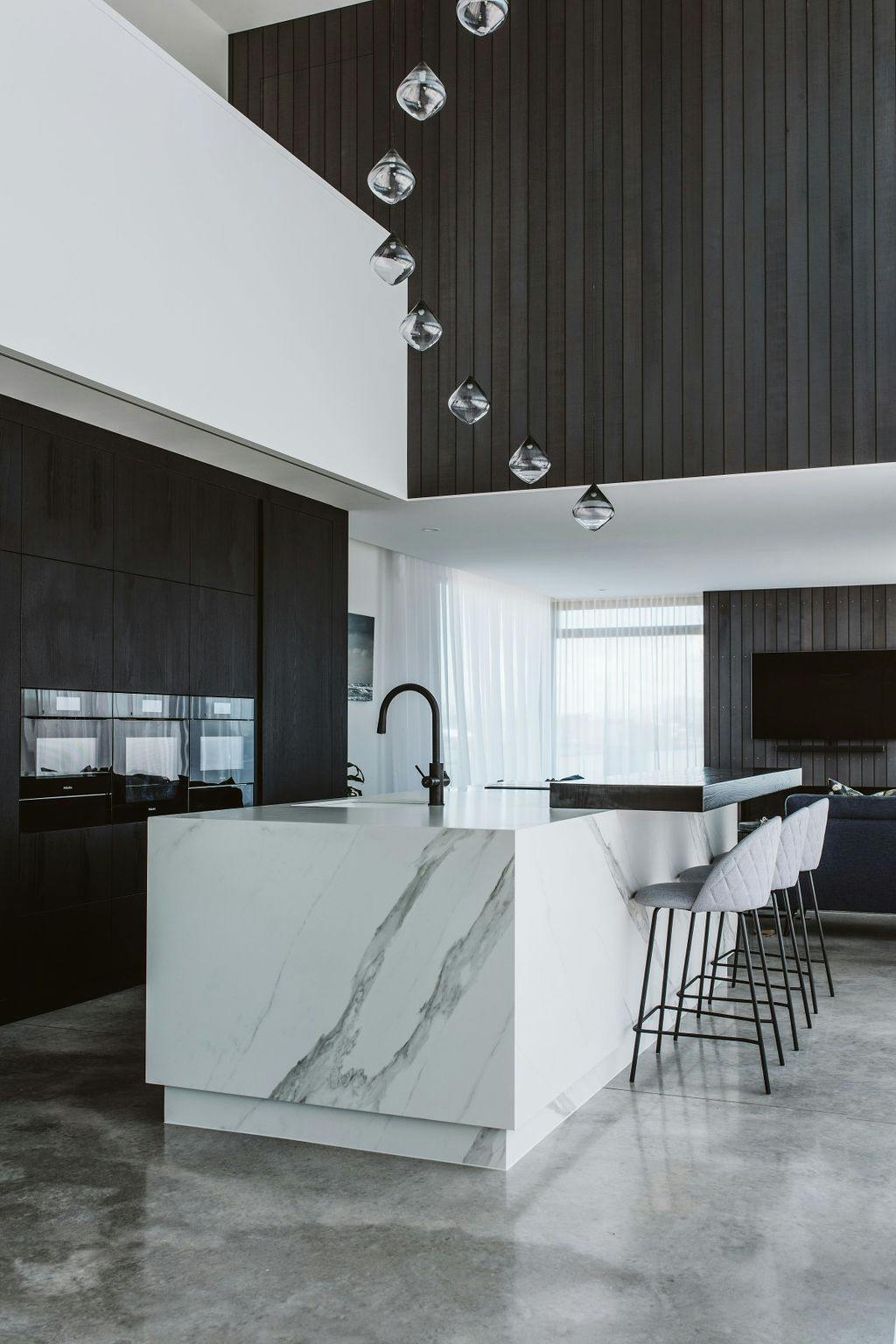 Image number 32 of the current section of A Glamorous Kitchen for An Amazing Home in New Zeland in Cosentino Australia