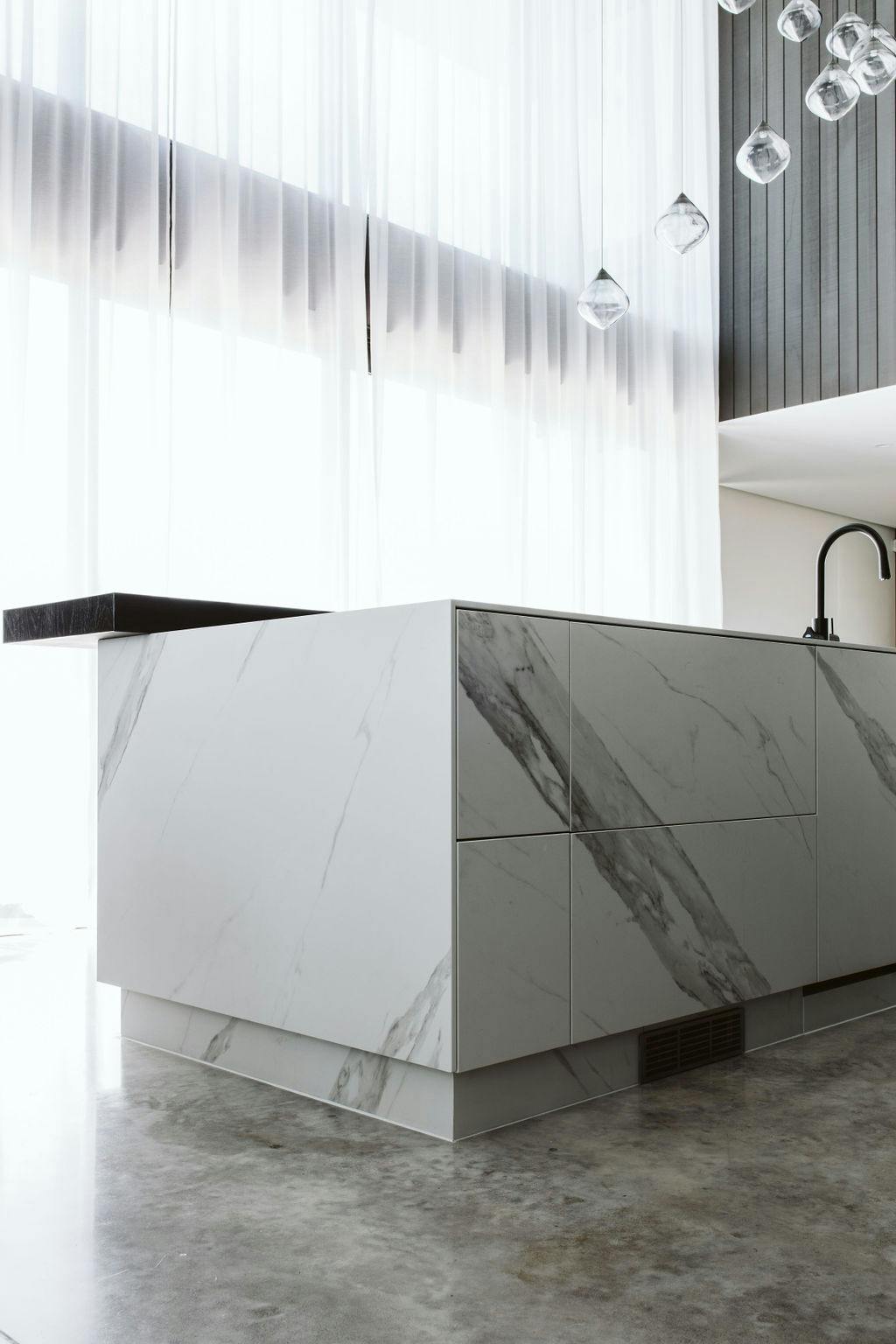Image number 34 of the current section of A Glamorous Kitchen for An Amazing Home in New Zeland in Cosentino Australia