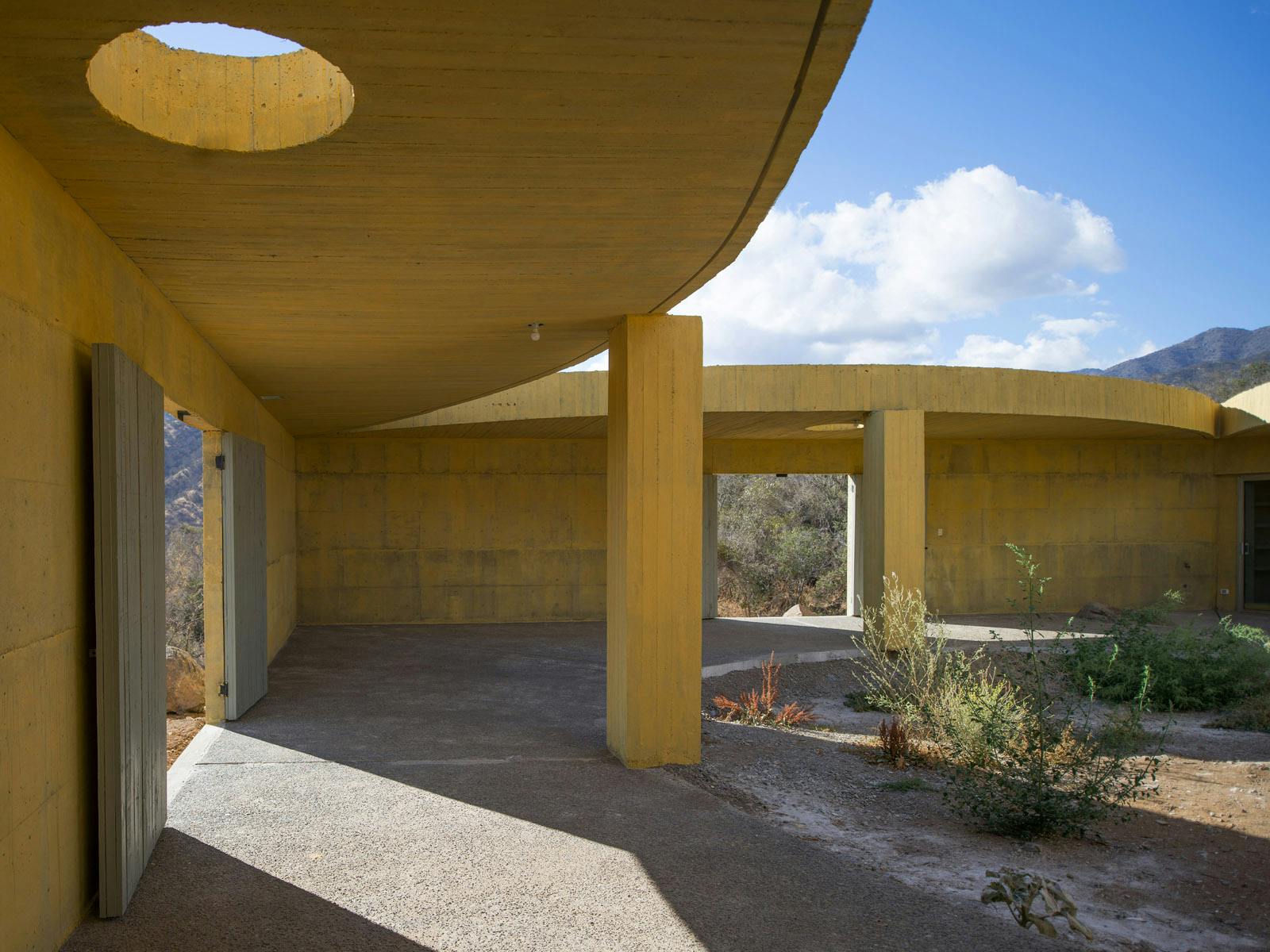 Image number 35 of the current section of Raem House in Cosentino Australia