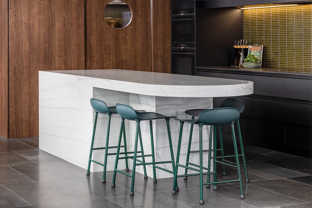 What Is a Shaker Kitchen? Definition, Materials, and More