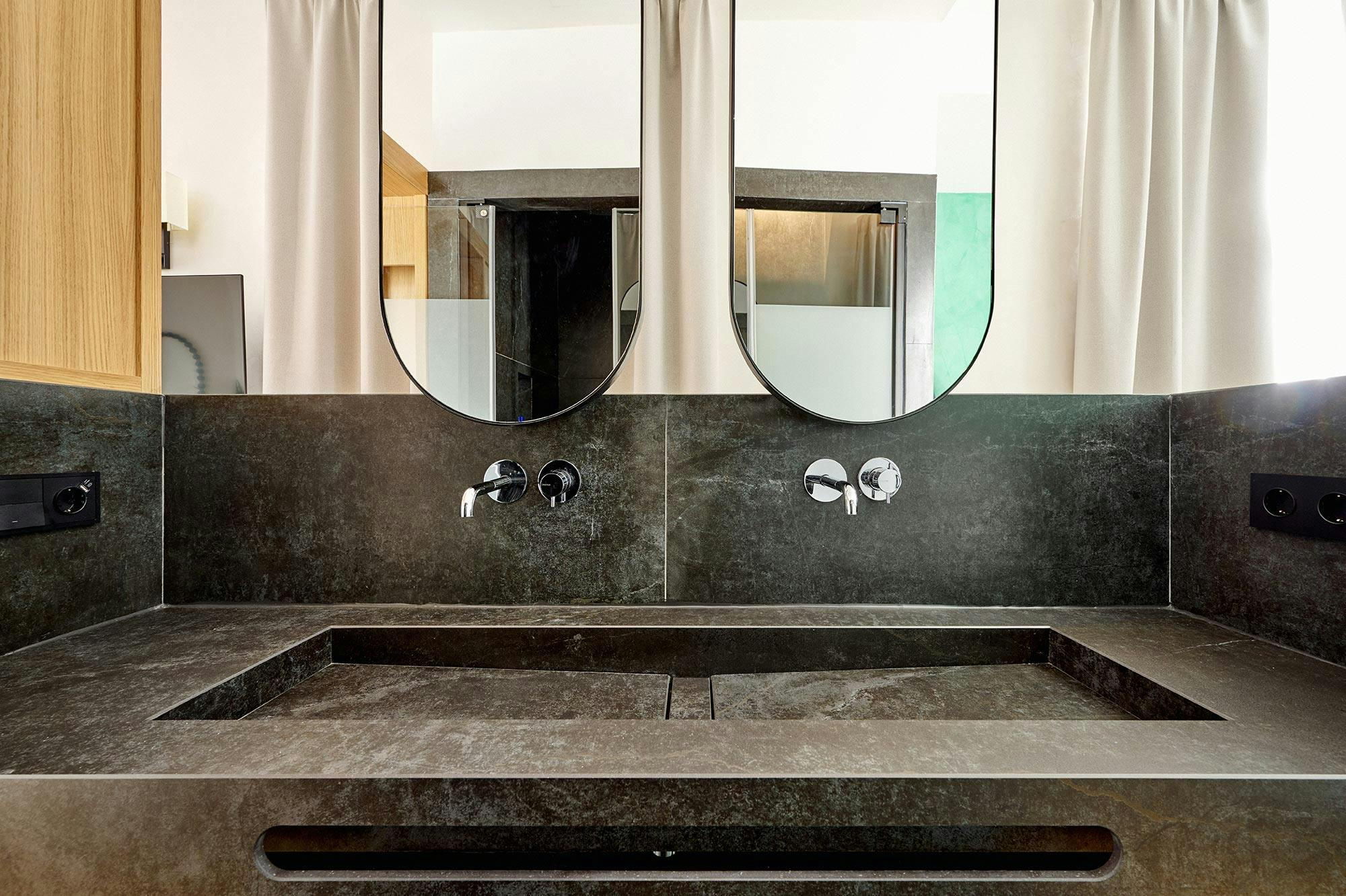 Image number 34 of the current section of The refurbishment of its bathrooms, carried out entirely with Dekton, brings this Irish hotel closer to achieving one more star in Cosentino Australia