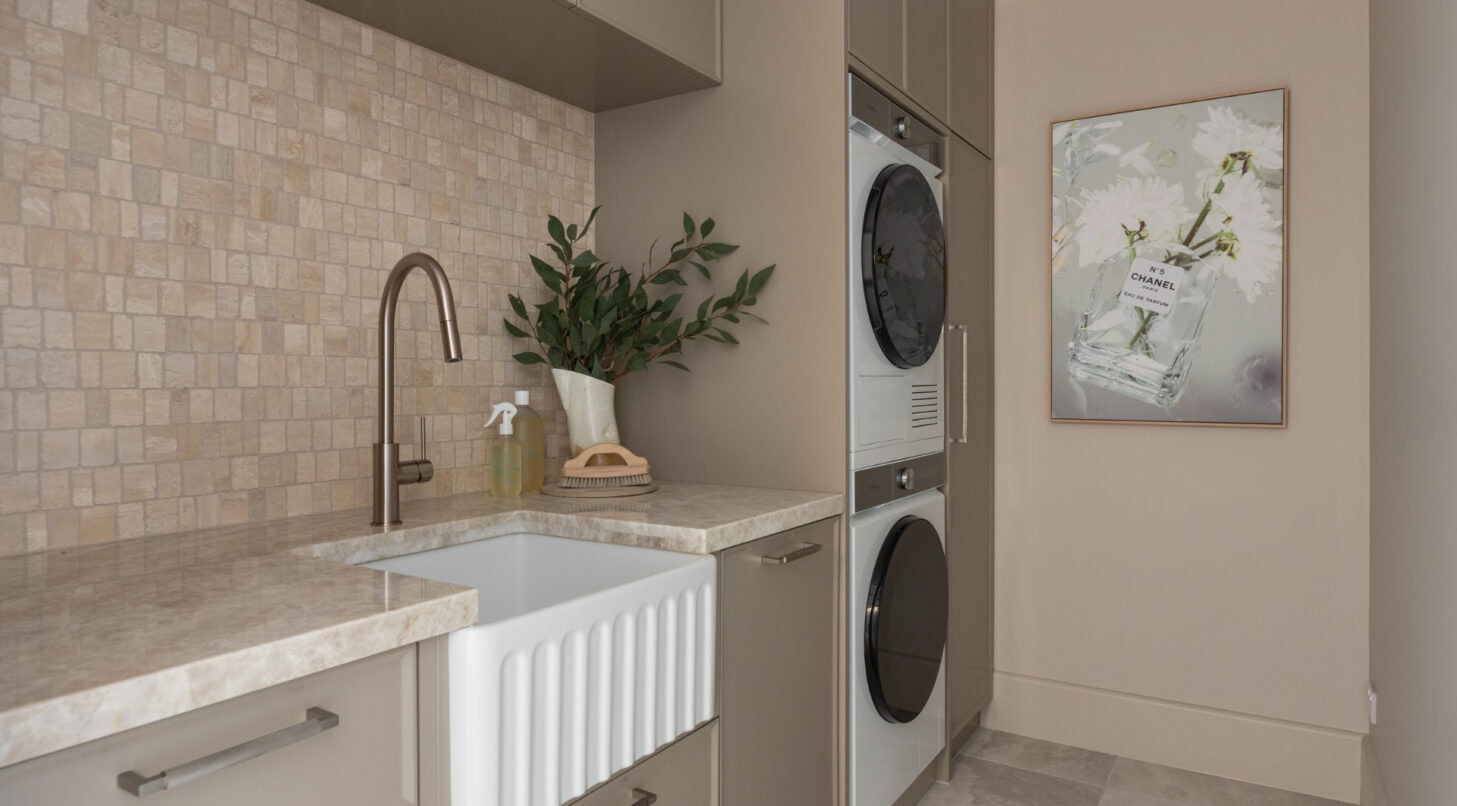 Kyal and Kara Bay Builds_Laundry Kyal and Kara Bay Builds_Laundry