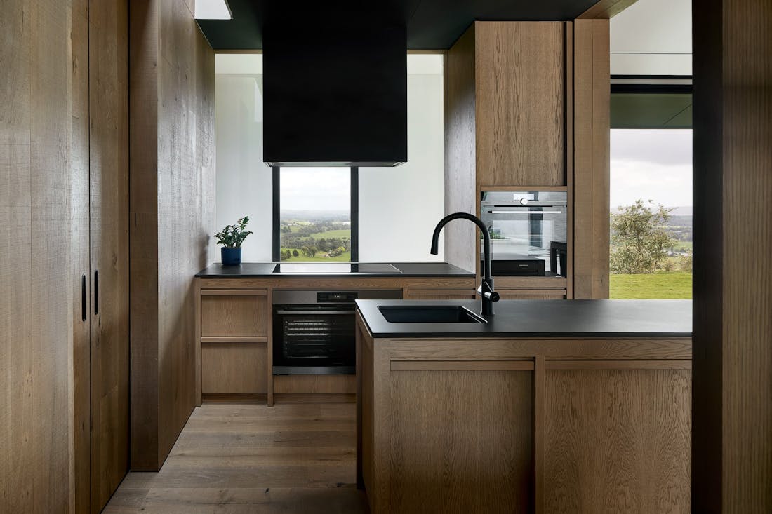 RachcoffVella_Cosh_Gruyere_©TatjanaPlitt_1905 (1) Image 37 of RachcoffVella Cosh Gruyere %C2%A9TatjanaPlitt 1905 1.jpg?auto=format%2Ccompress&fit=crop&ixlib=php 3.3 in Gruyere Farmhouse: A Harmonious Fusion of Functionality and Design in the Yarra Valley - Cosentino