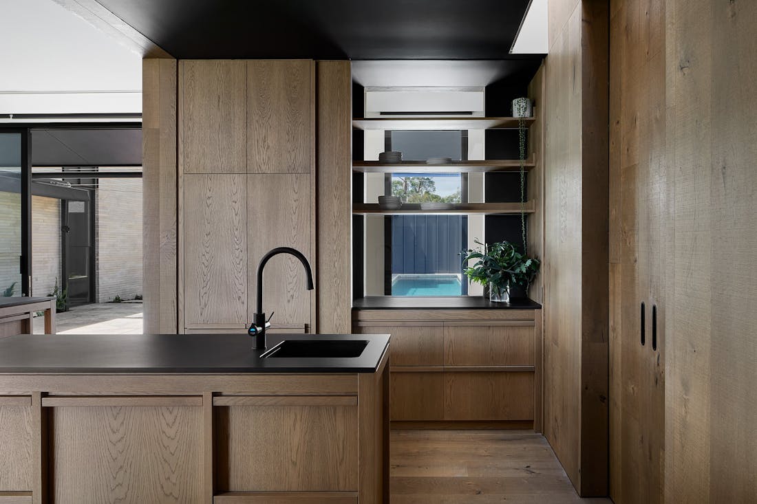 RachcoffVella_Cosh_Gruyere_©TatjanaPlitt_2034 Image 35 of RachcoffVella Cosh Gruyere %C2%A9TatjanaPlitt 2034.jpg?auto=format%2Ccompress&fit=crop&ixlib=php 3.3 in Gruyere Farmhouse: A Harmonious Fusion of Functionality and Design in the Yarra Valley - Cosentino