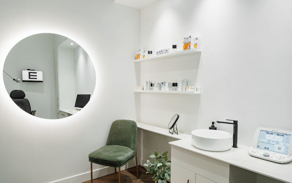 13-1-3 Image 36 of 13 1 3.jpg?auto=format%2Ccompress&ixlib=php 3.3 in L’Oeil Clinique|Bringing Vision to Life in Montreal - Cosentino