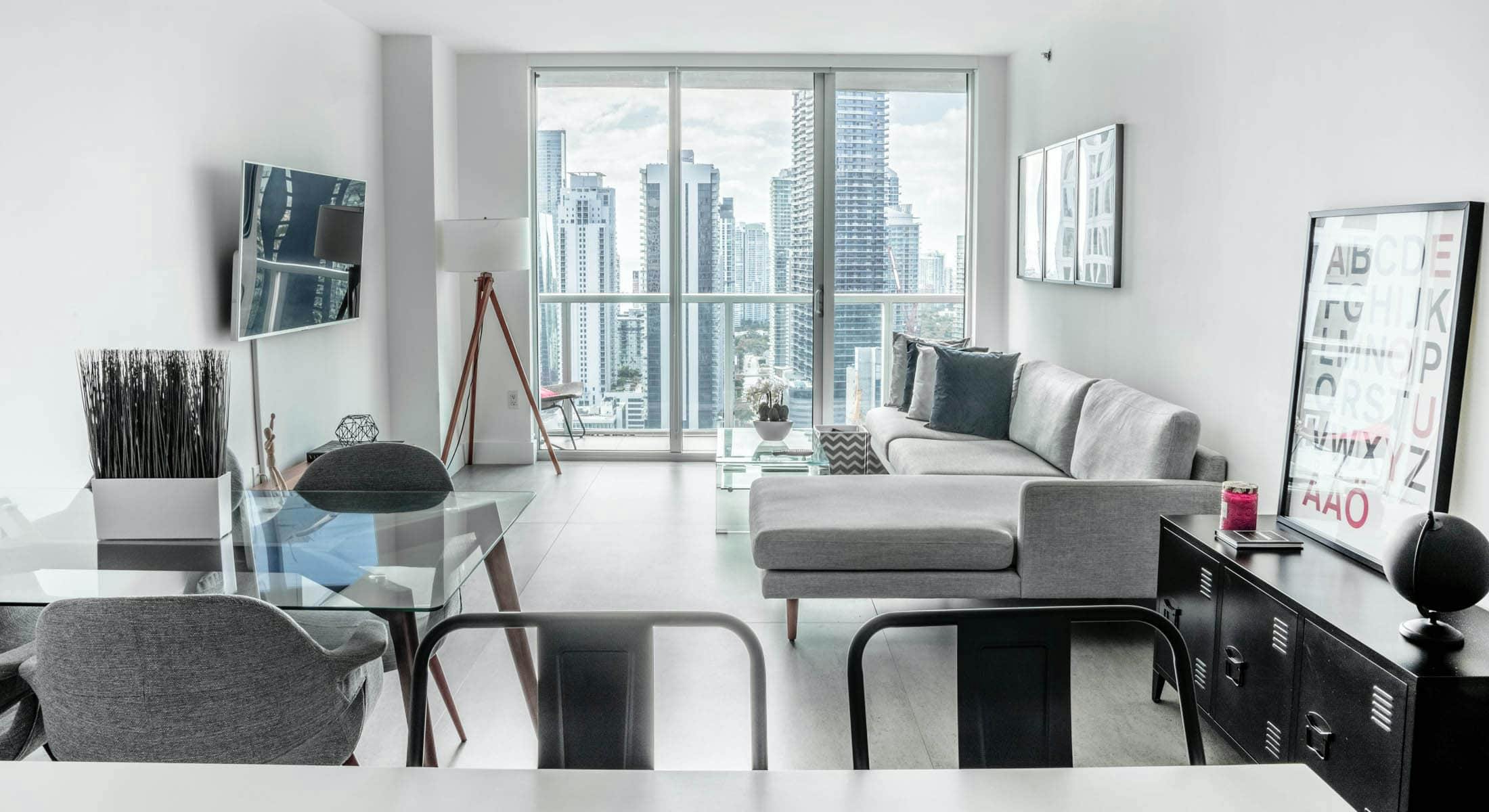 Image number 32 of the current section of High-rise City Apartment in Cosentino Canada