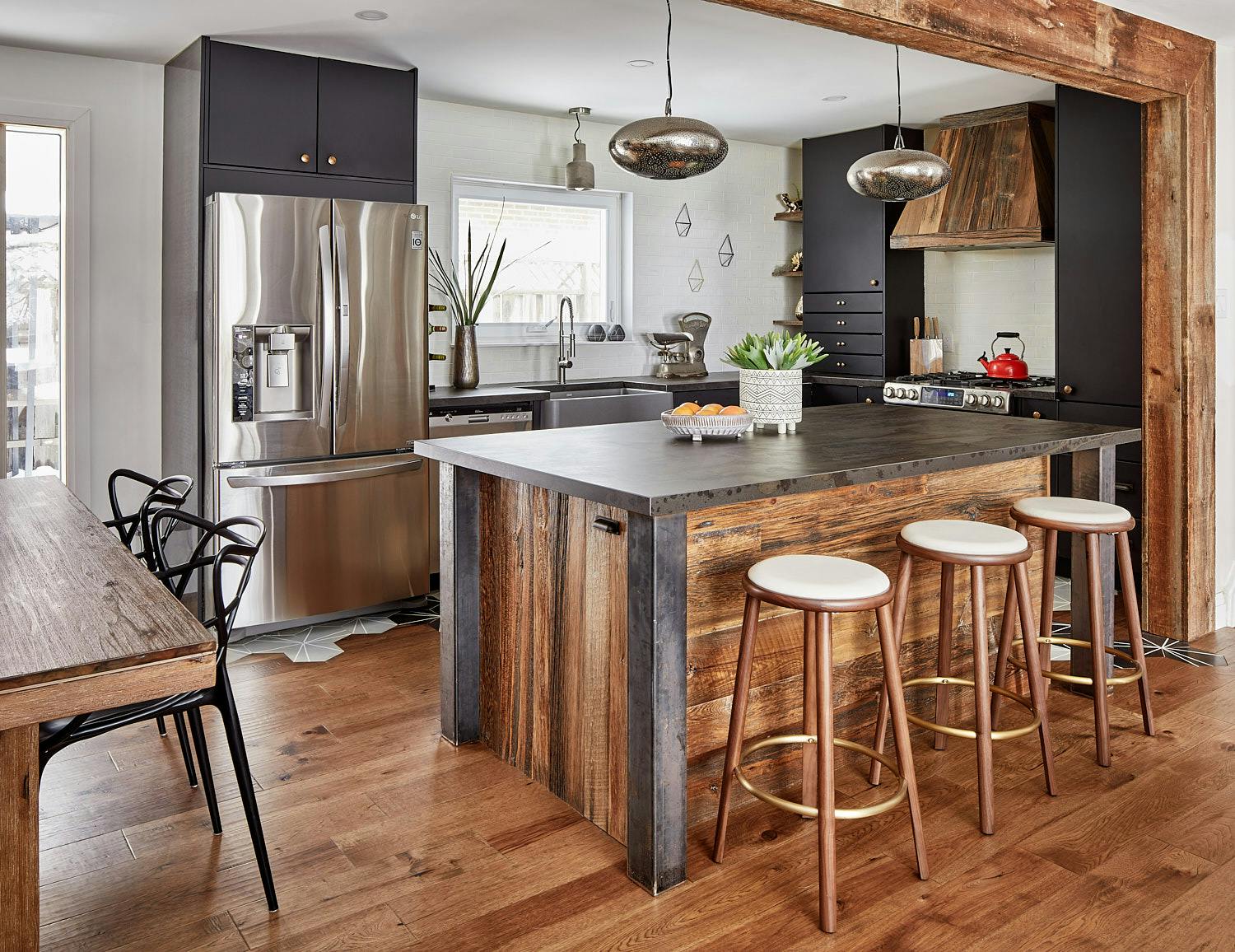 Image number 32 of the current section of Toronto Chef's Kitchen: a perfect blend of rustic and industrial design in Cosentino Canada