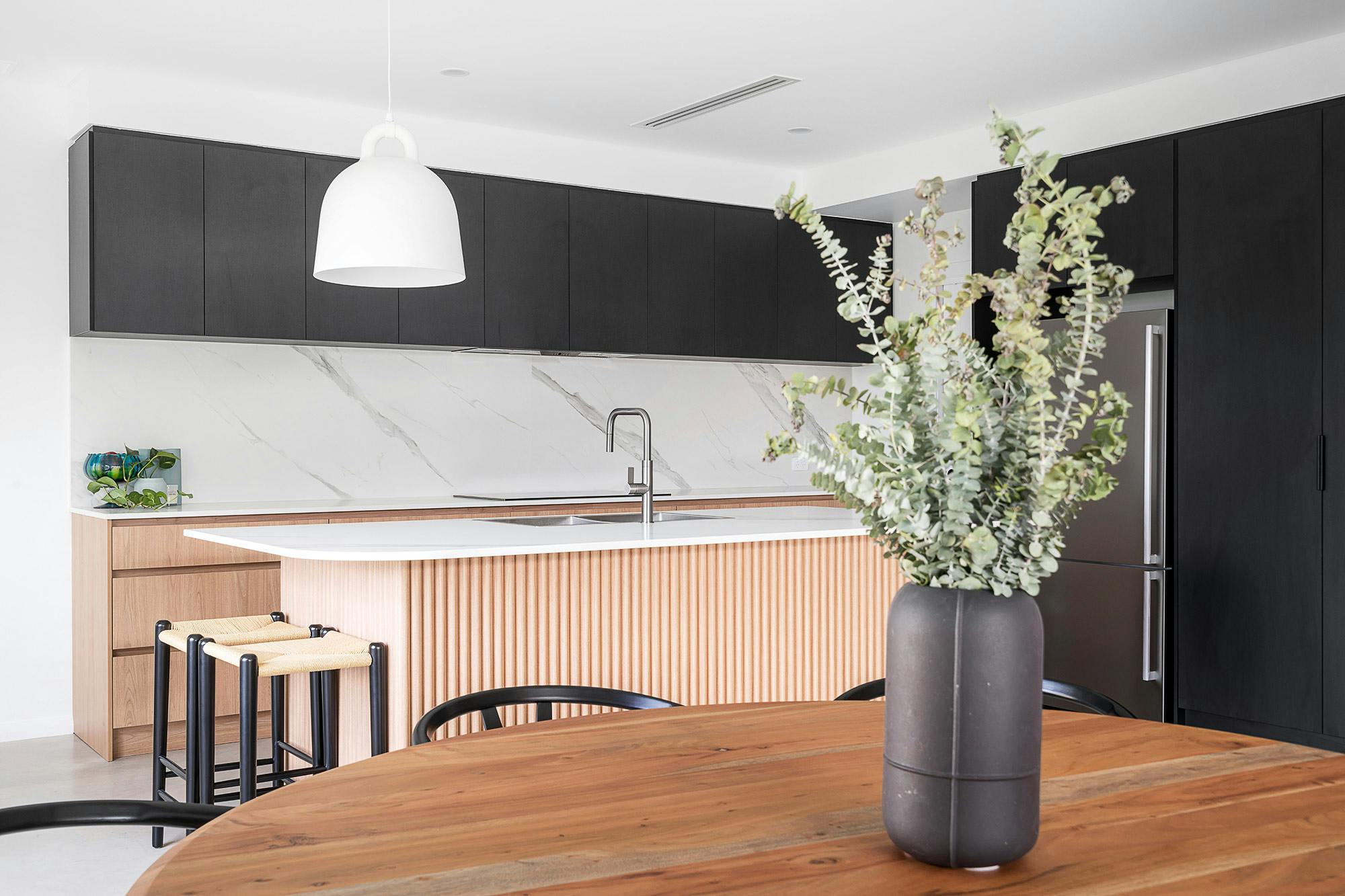 Image number 32 of the current section of An Australian home where Dekton, exposed brick and wood define the warmth of the interiors in Cosentino Canada