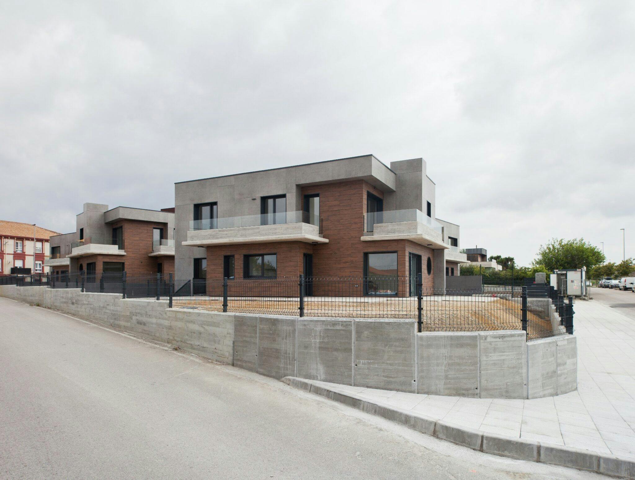 Image number 40 of the current section of Residencial Gardens Valdenoja in Cosentino UK