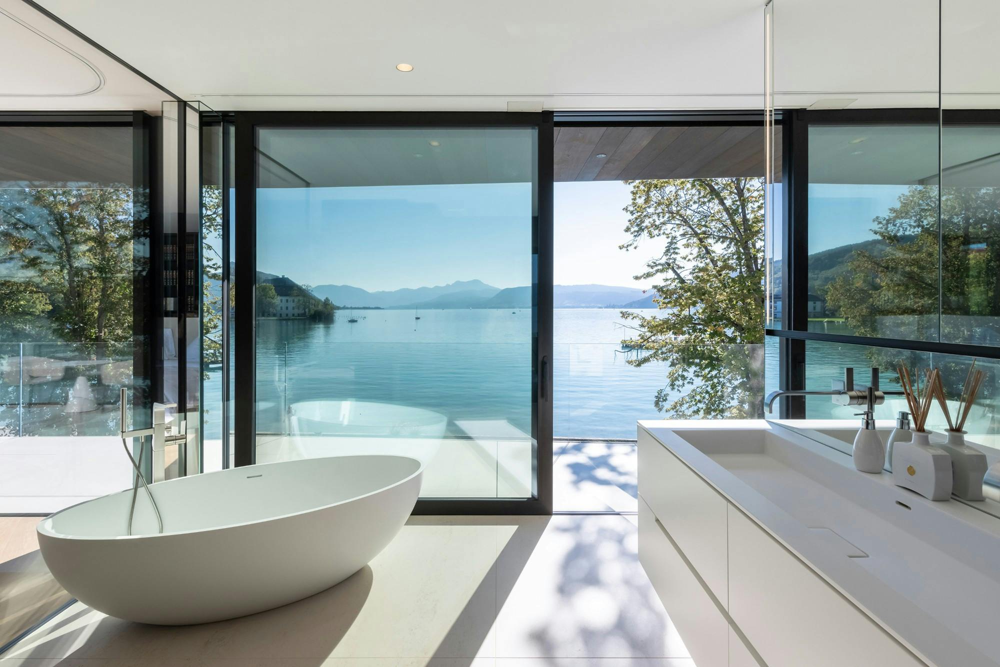 Image number 46 of the current section of A state of the art house on the lake in Cosentino UK