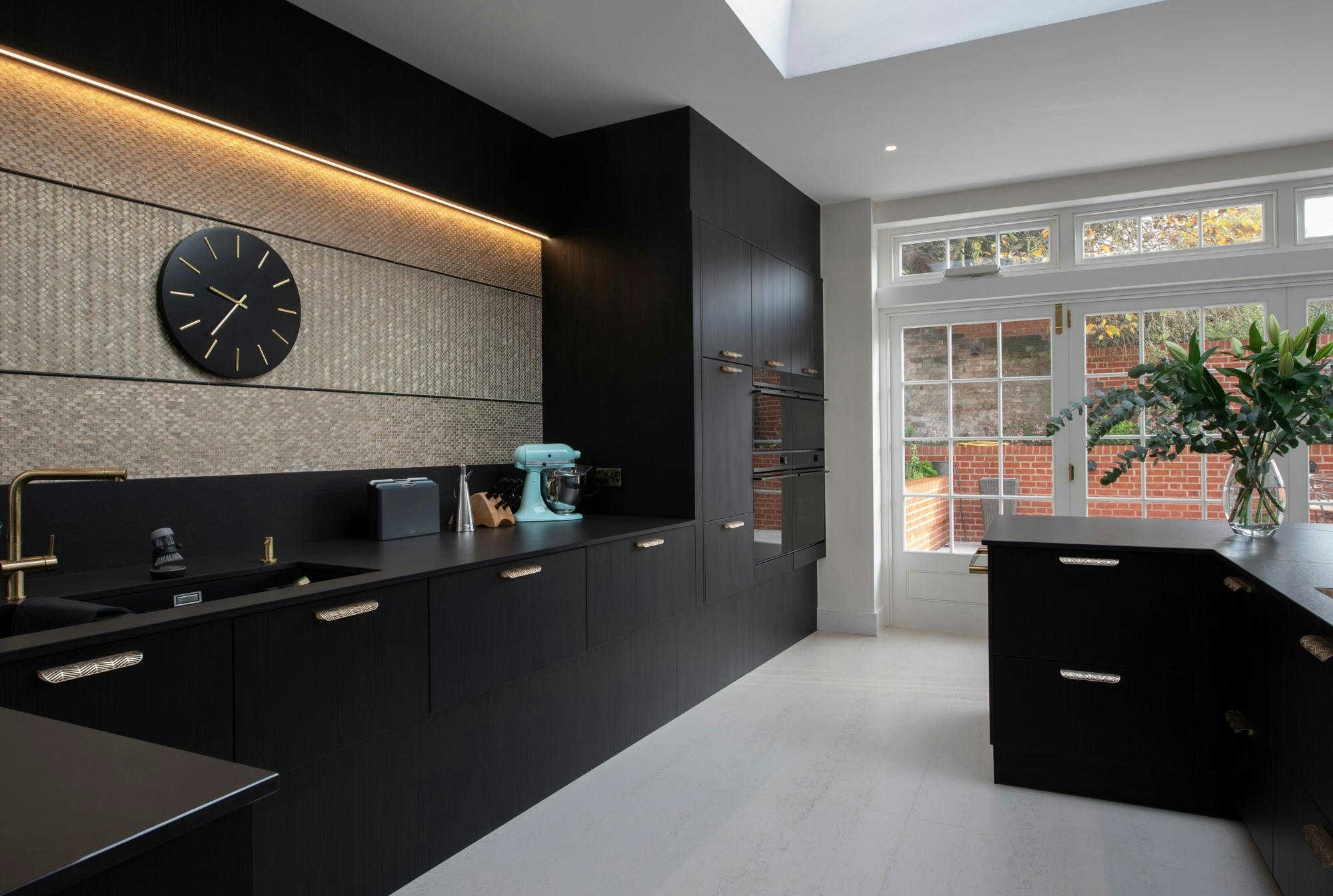 Image number 37 of the current section of Dekton design and functionality for an open kitchen in Cosentino UK