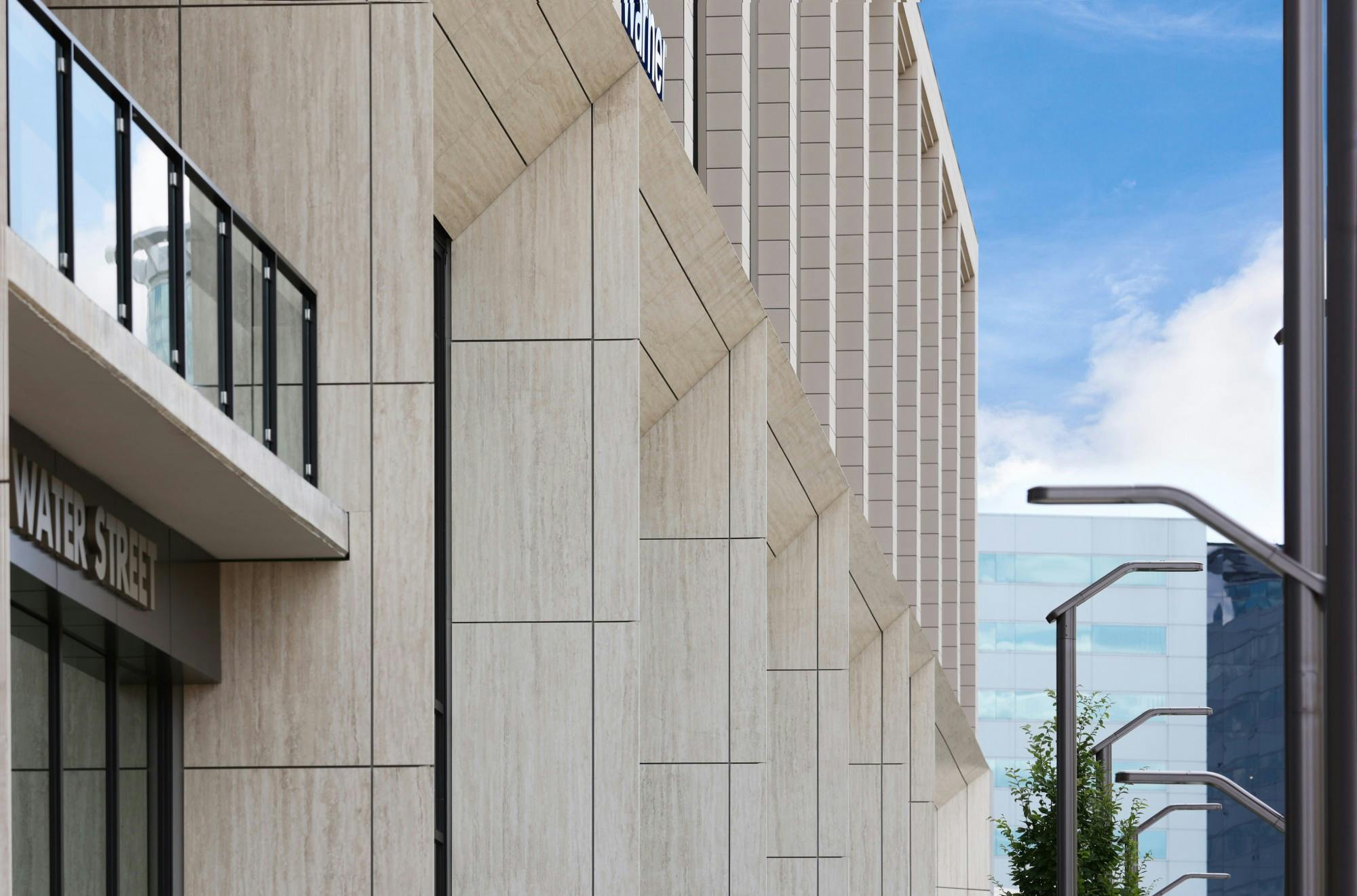 Image number 44 of the current section of A complex Dekton facade for The Warner Building in Michigan in Cosentino UK