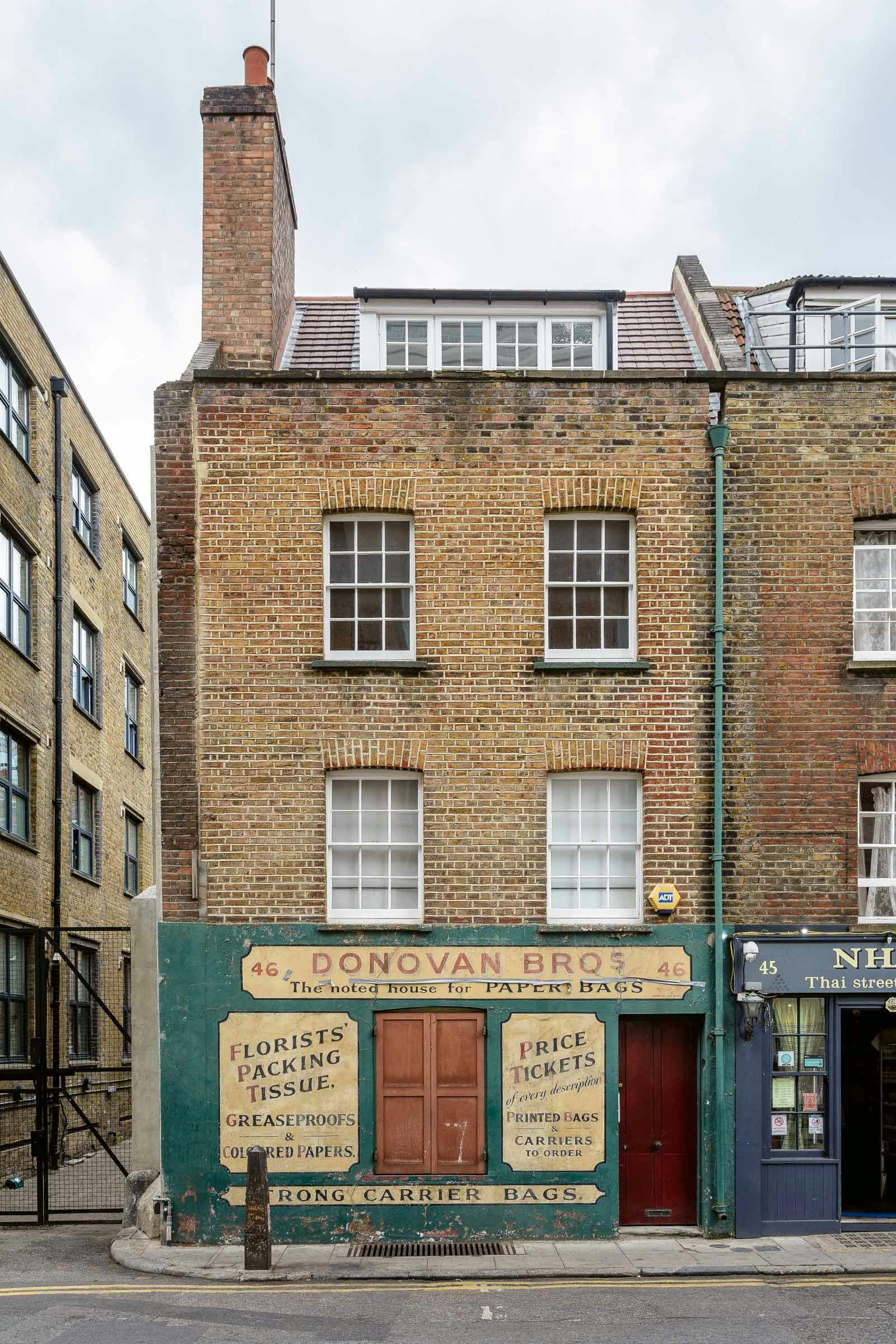 Image number 34 of the current section of Ghost Signs. A London Story in Cosentino UK