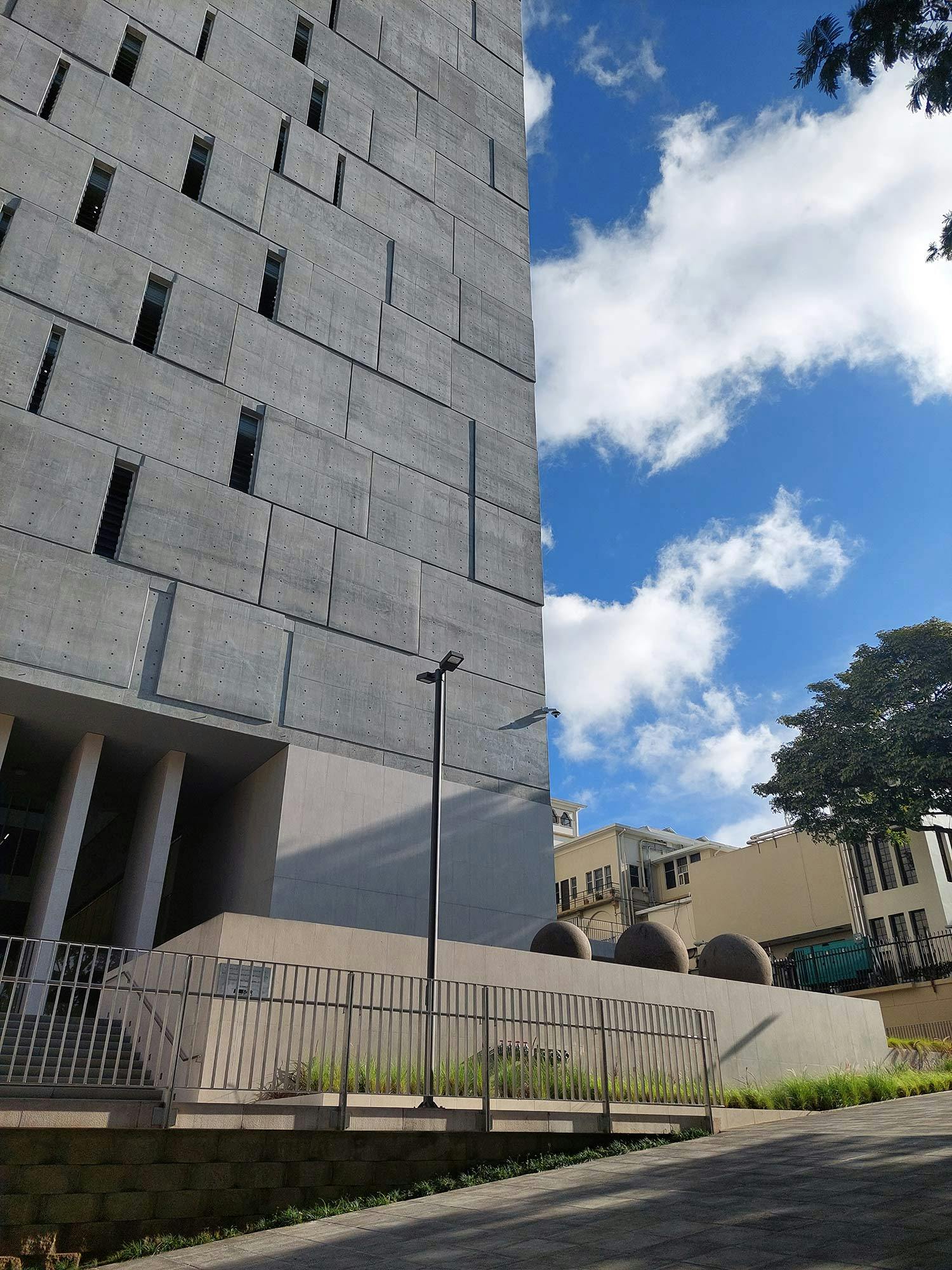 Image number 38 of the current section of Dekton shapes the powerful façade of the Costa Rican Legislative Assembly building, winner of the Macael 2021 Award in Cosentino UK