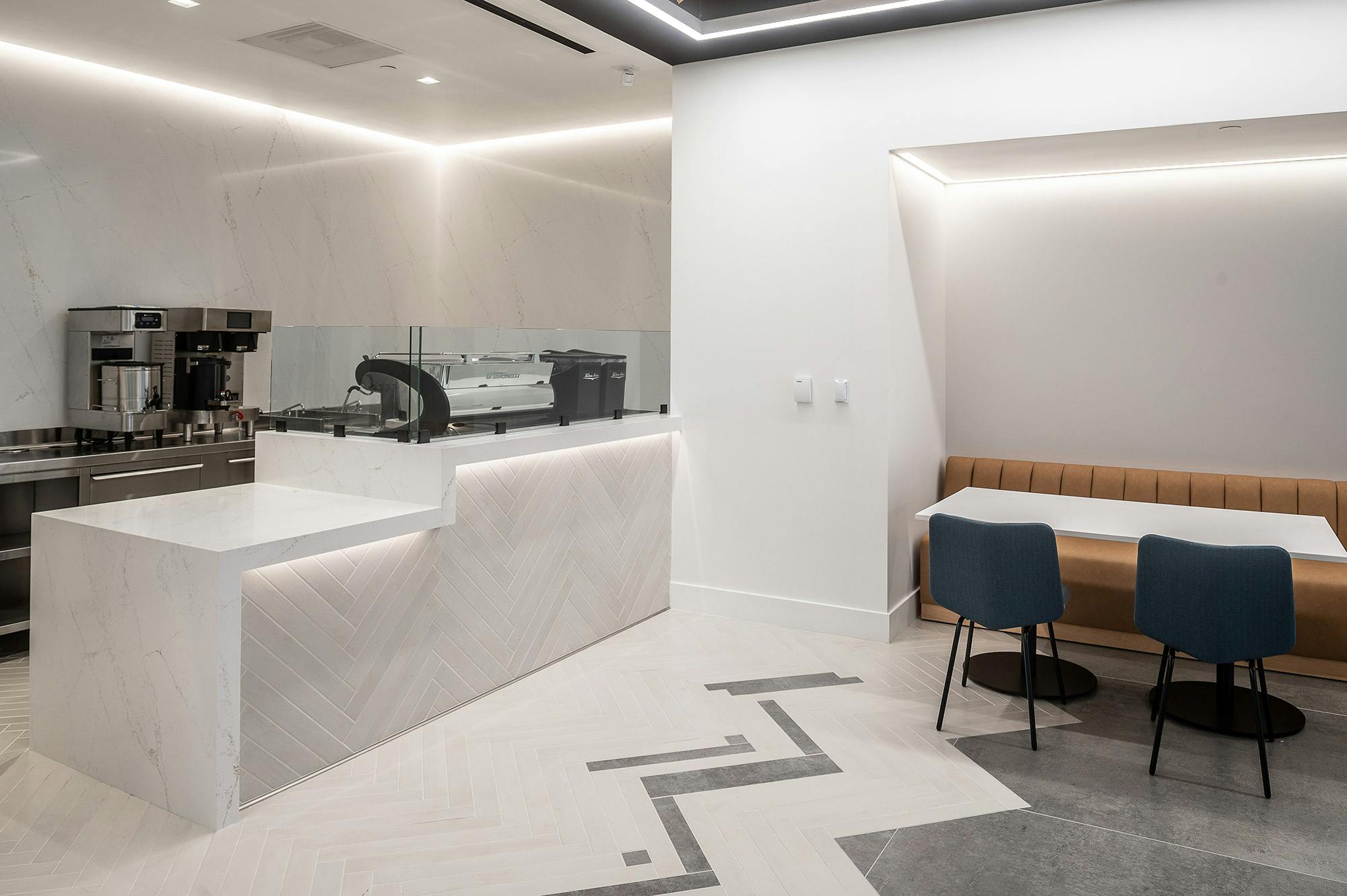 Image number 34 of the current section of Hollo Café in San Francisco’s largest life science and innovation campus features Silestone and Dekton in Cosentino UK