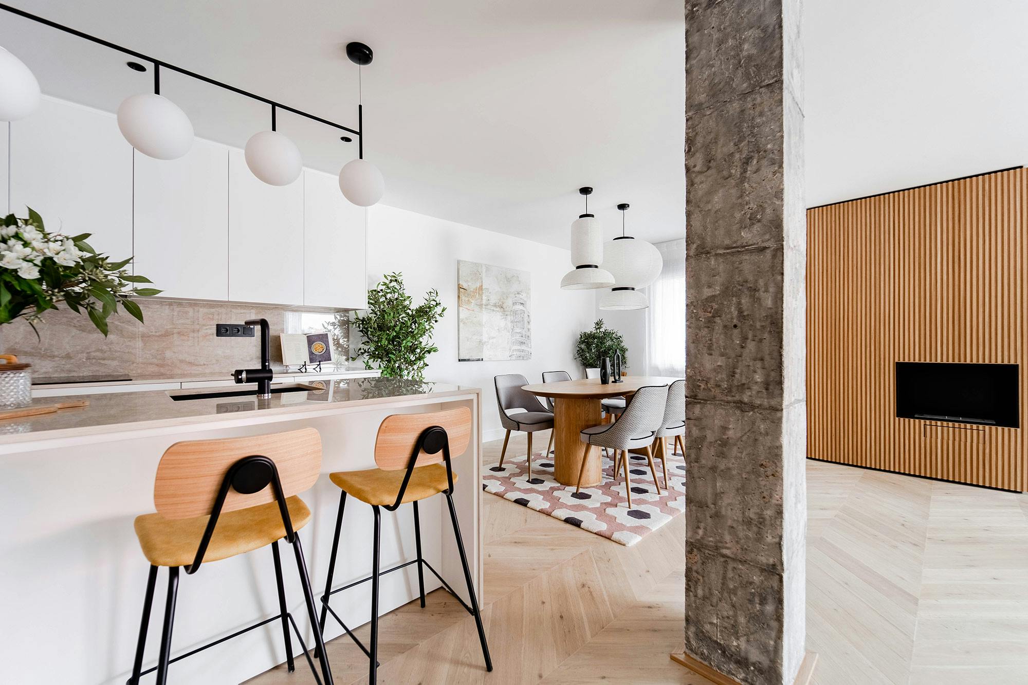 Image number 32 of the current section of Dekton adds a refined and elegant touch while blending in with the contemporary aesthetics of a home in Madrid in Cosentino UK