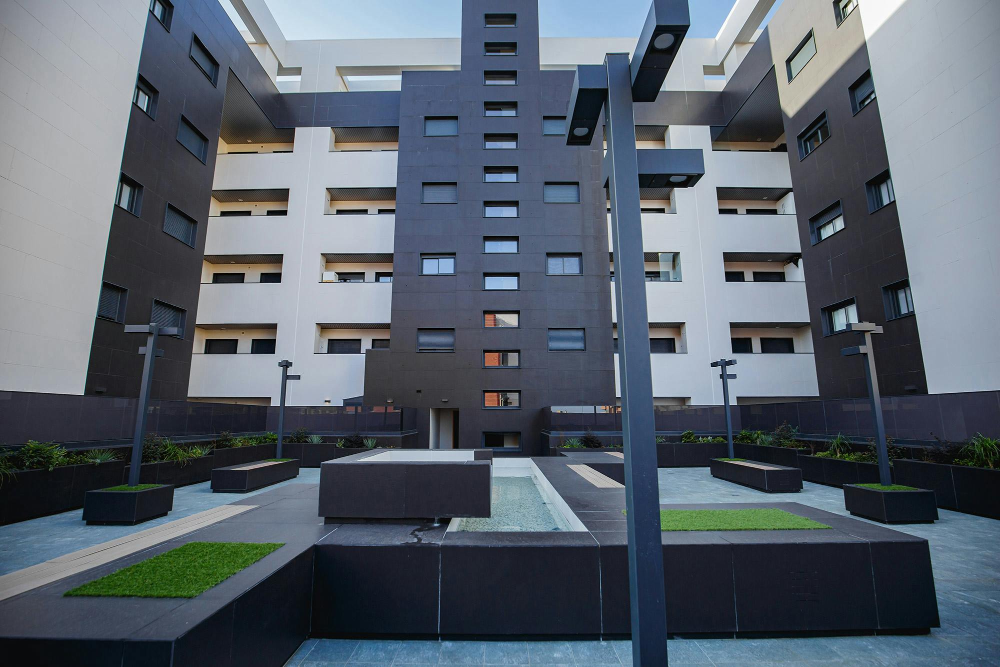 Image number 39 of the current section of Black inside and out, with all the versatility of Cosentino for this residential building in Las Palmas de Gran Canaria in Cosentino UK