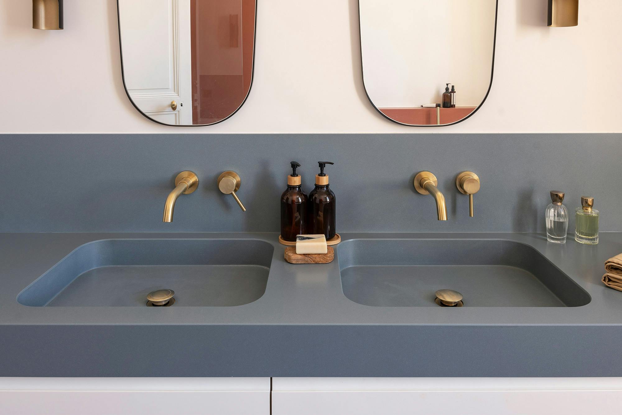 Image number 51 of the current section of Sustainable washbasins in Mediterranean colours and modern design for the groundbreaking Superloo bathrooms in Cosentino UK
