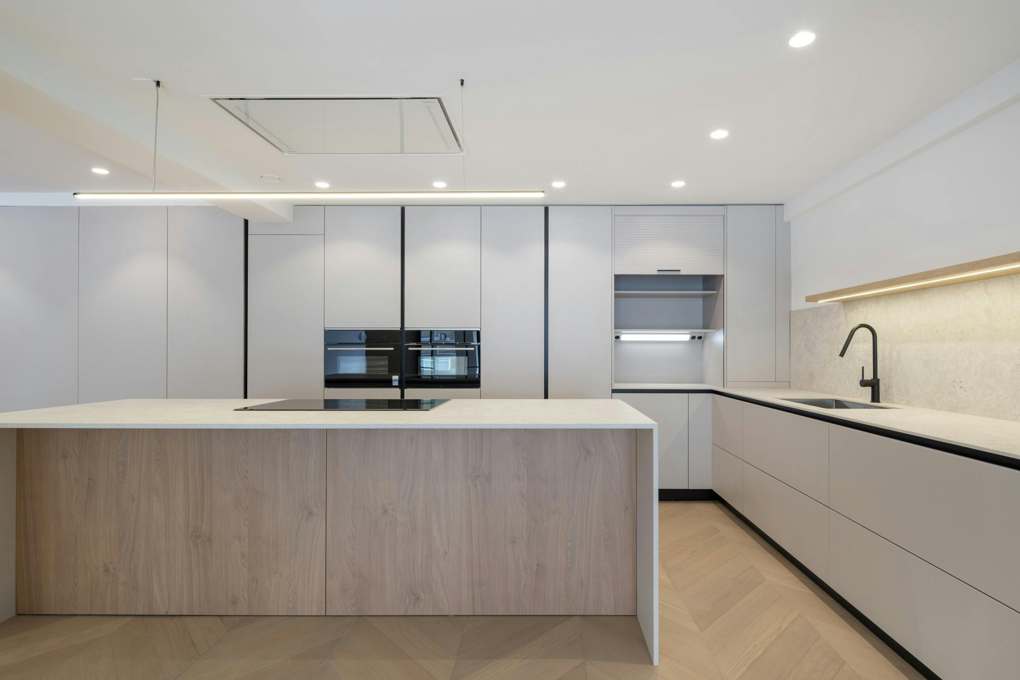 Piso-Alfredo-Vicenti-15 Image 68 of Piso Alfredo Vicenti 15.jpg?auto=format%2Ccompress&ixlib=php 3.3 in Innovation in the kitchen, worktops without limits - Cosentino