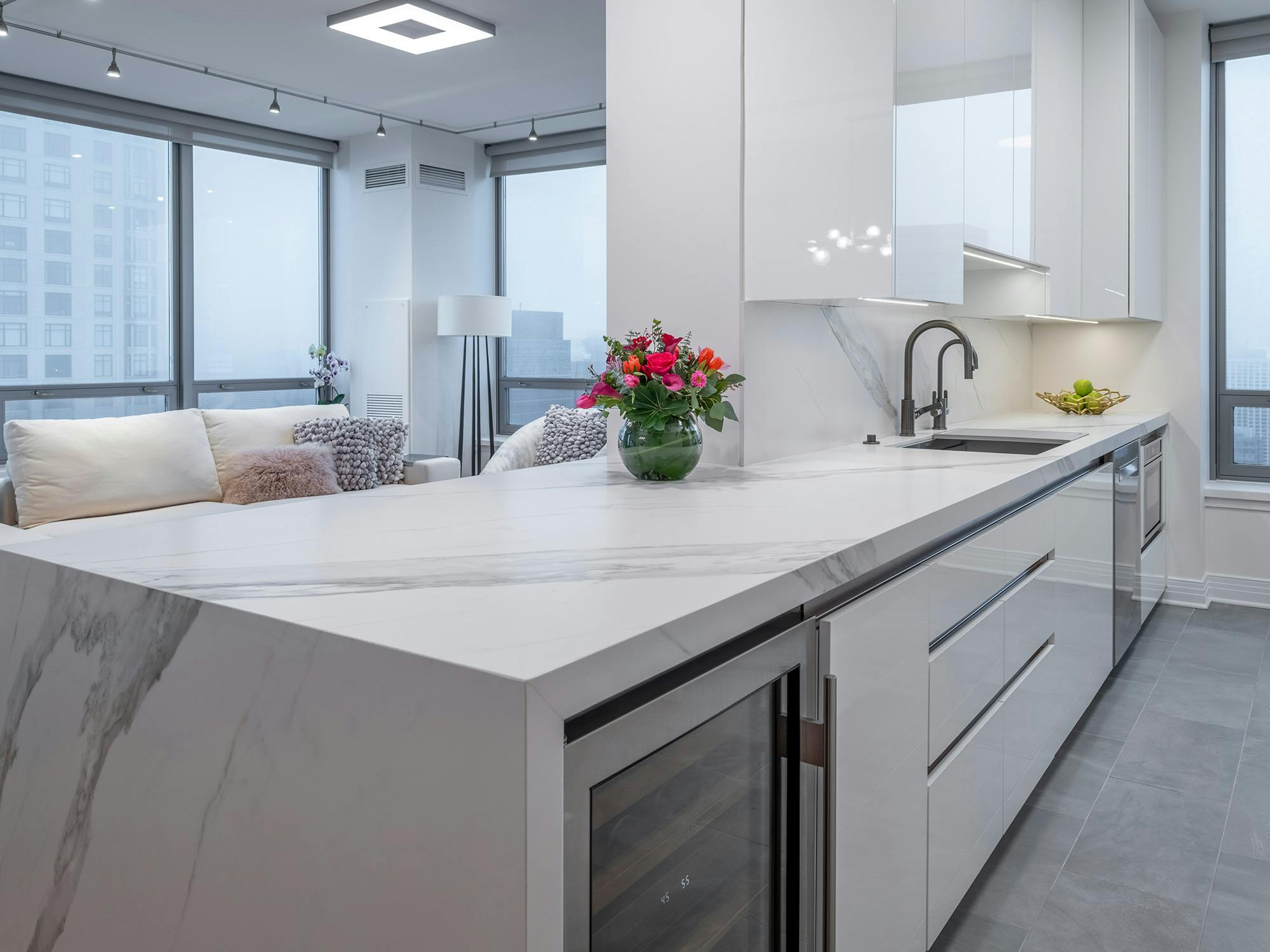 Image of Lake Shore Drive 7.jpg?auto=format%2Ccompress&ixlib=php 3.3 in Dekton Opera brings timeless and natural design to this Chicago home  - Cosentino