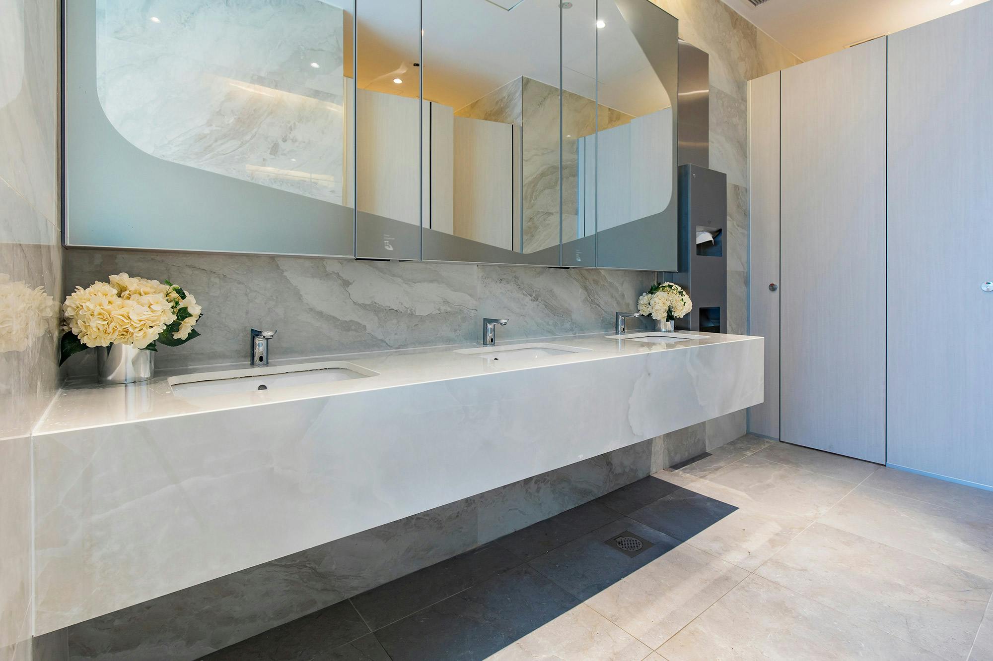 Image of bathroom cape royal 4.jpg?auto=format%2Ccompress&ixlib=php 3.3 in Dekton adds a new touch of elegance to the reception area of a luxury development in Singapore - Cosentino