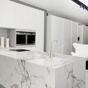 Image number 33 of the current section of White Kitchen Worktops in Cosentino Ireland
