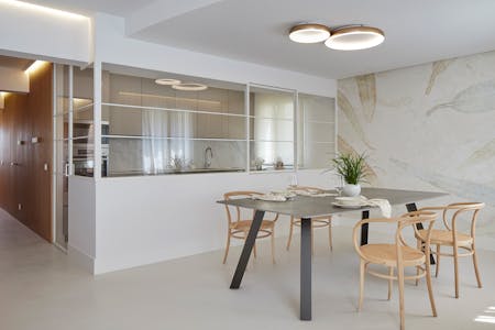 Dekton revamps and enhances the value of a flat in San Sebastián