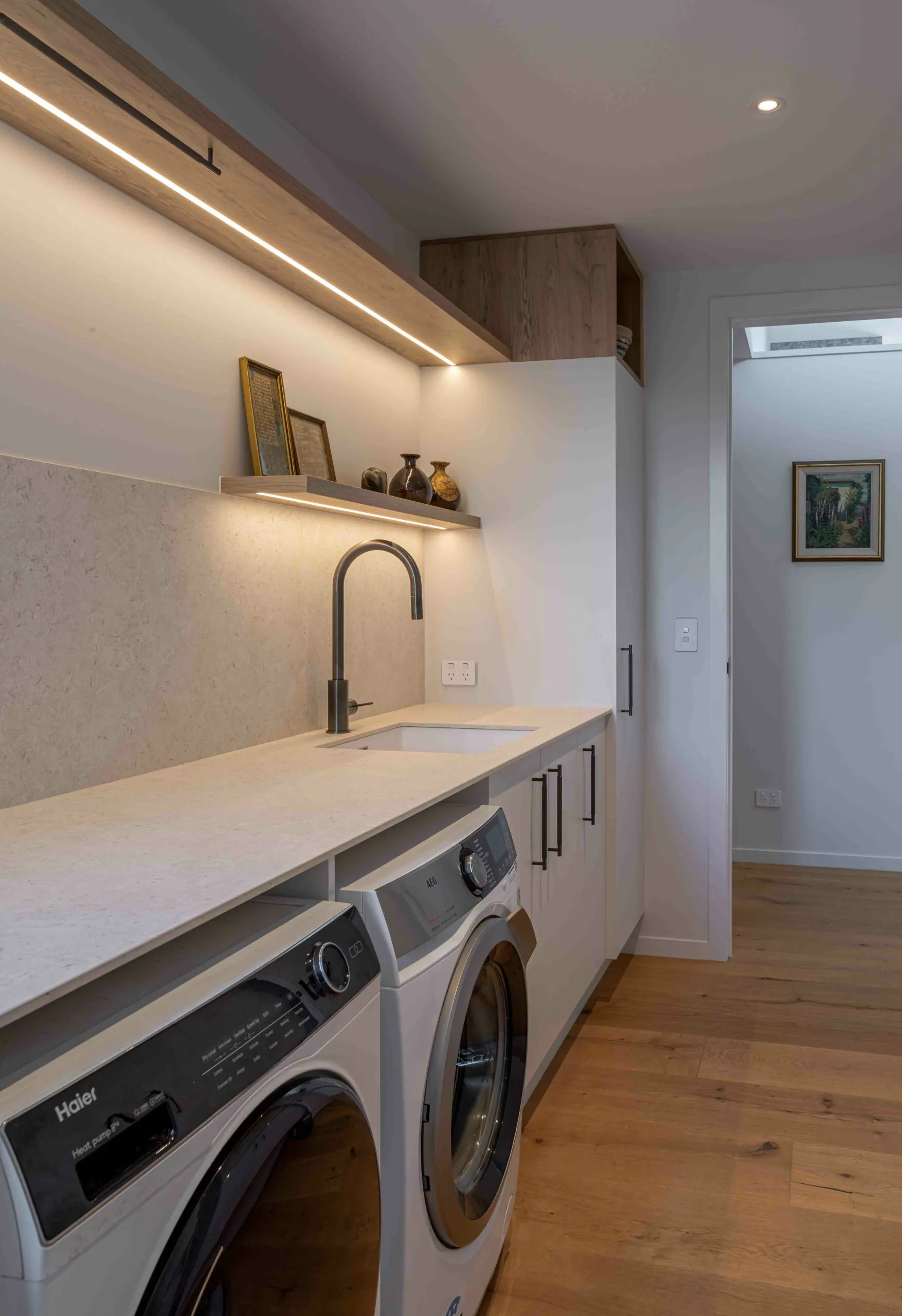 0M5A3379-1-scaled-1 Image 38 of 0M5A3379 1 scaled 1.jpg?auto=format%2Ccompress&ixlib=php 3.3 in Katie Scott - Cosentino