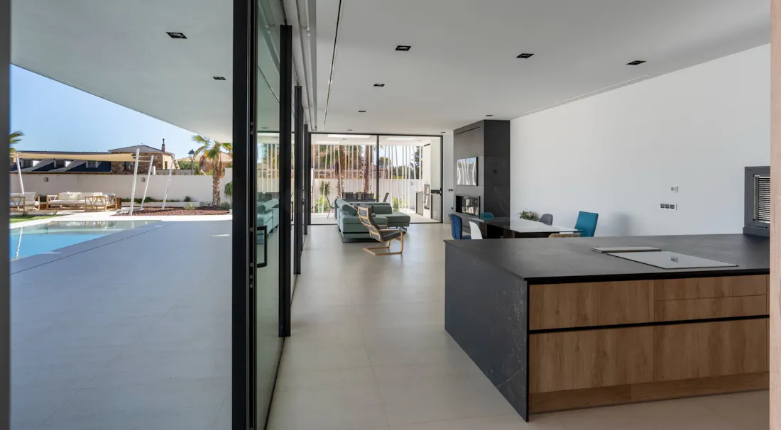 Flooring by Dekton, Danae colour Image 34 of 8.jpg?auto=format%2Ccompress&fit=crop&ixlib=php 3.3 in How to choose the best outdoor furniture - Cosentino